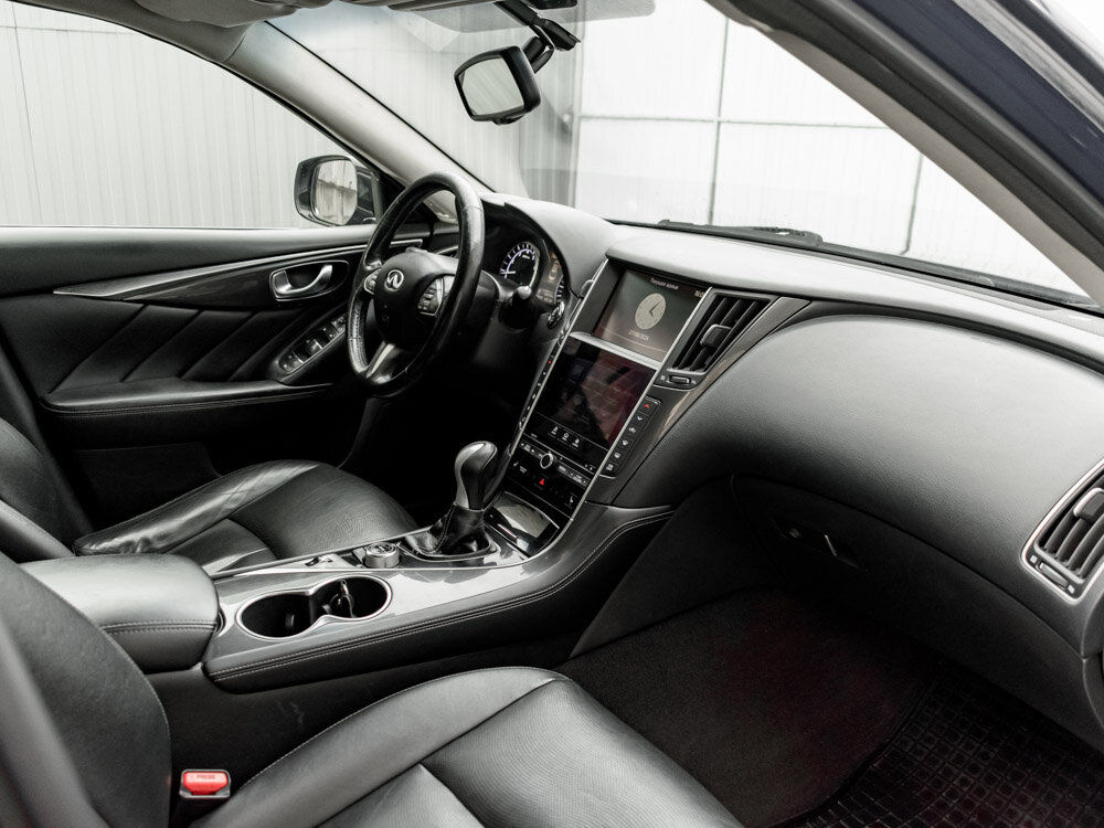 Купить Infiniti Q50 2.0 AT (211 л.с.), 2016 в Екатеренбурге