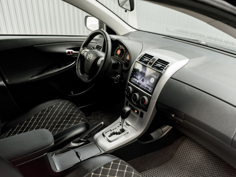 Купить Toyota Corolla 1.6 AT (124 л.с.), 2011 в Екатеренбурге