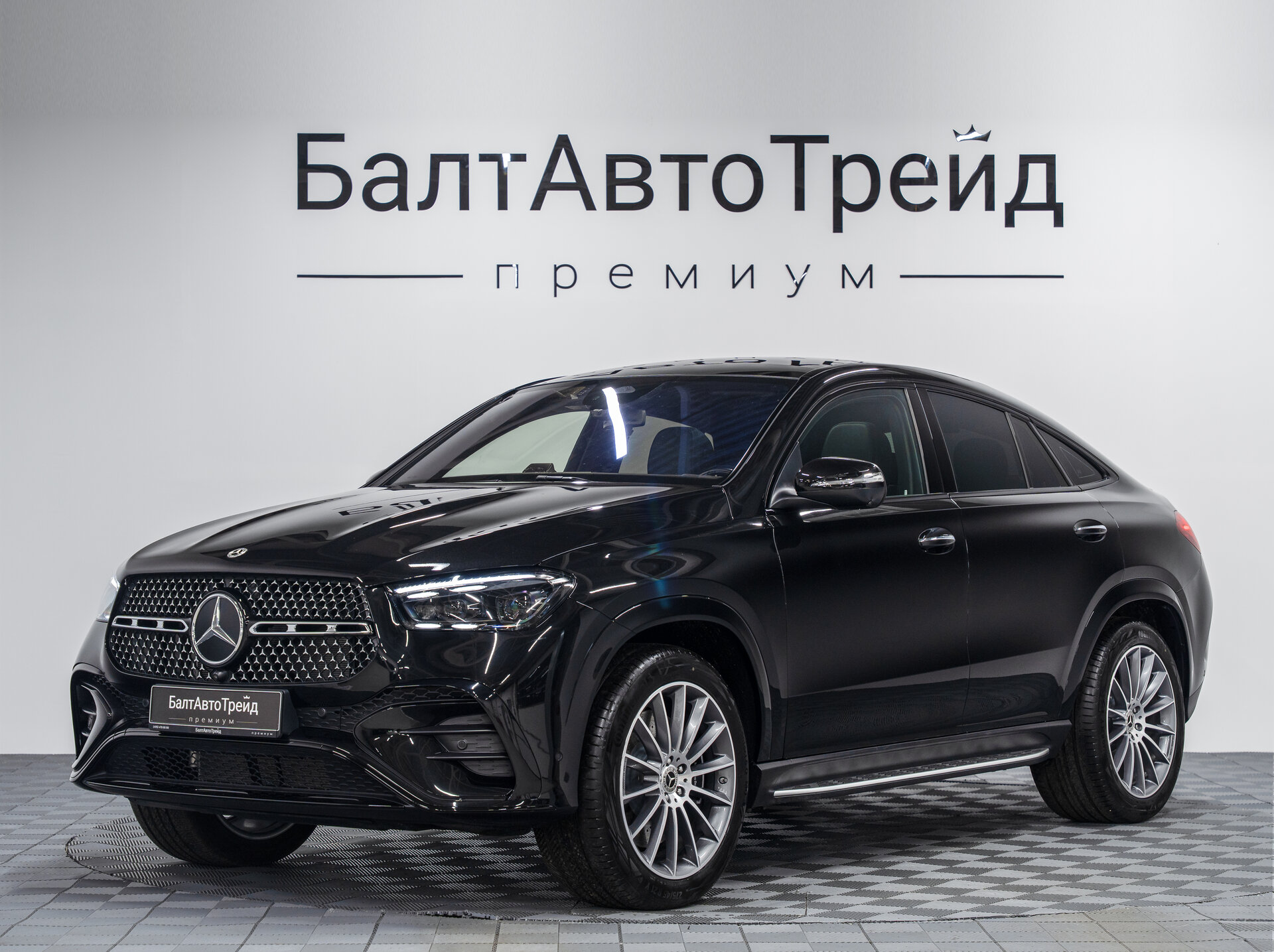 Автомобиль Mercedes-Benz GLE Coupe 450 3.0 AT (381 л.с.) 4WD - 1