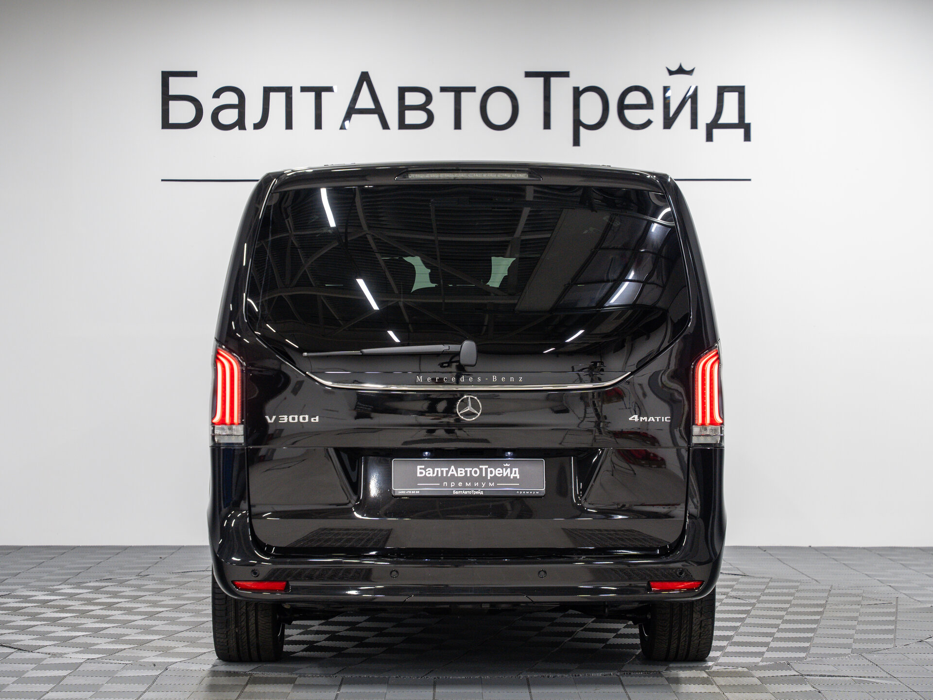Автомобиль Mercedes-Benz V-Класс 300 d экстра длинный 2.0d AT (237 л.с.) 4WD - 8