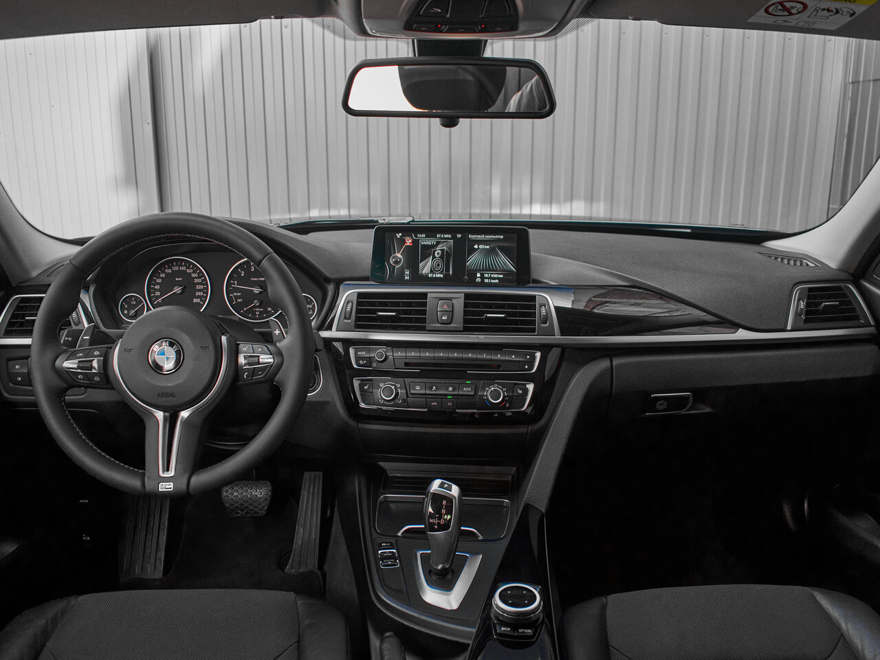 Купить BMW 3 серии 320i 2.0 AT (184 л.с.), 2017 в Екатеренбурге