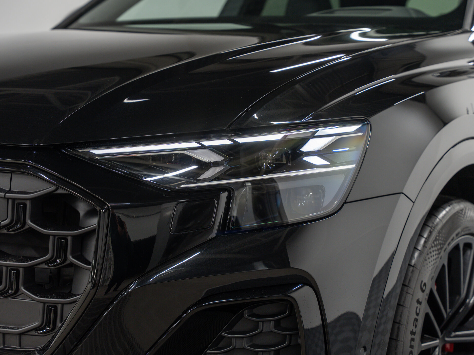 Автомобиль Audi Q8 45 TDI 3.0d AT (231 л.с.) 4WD - 2