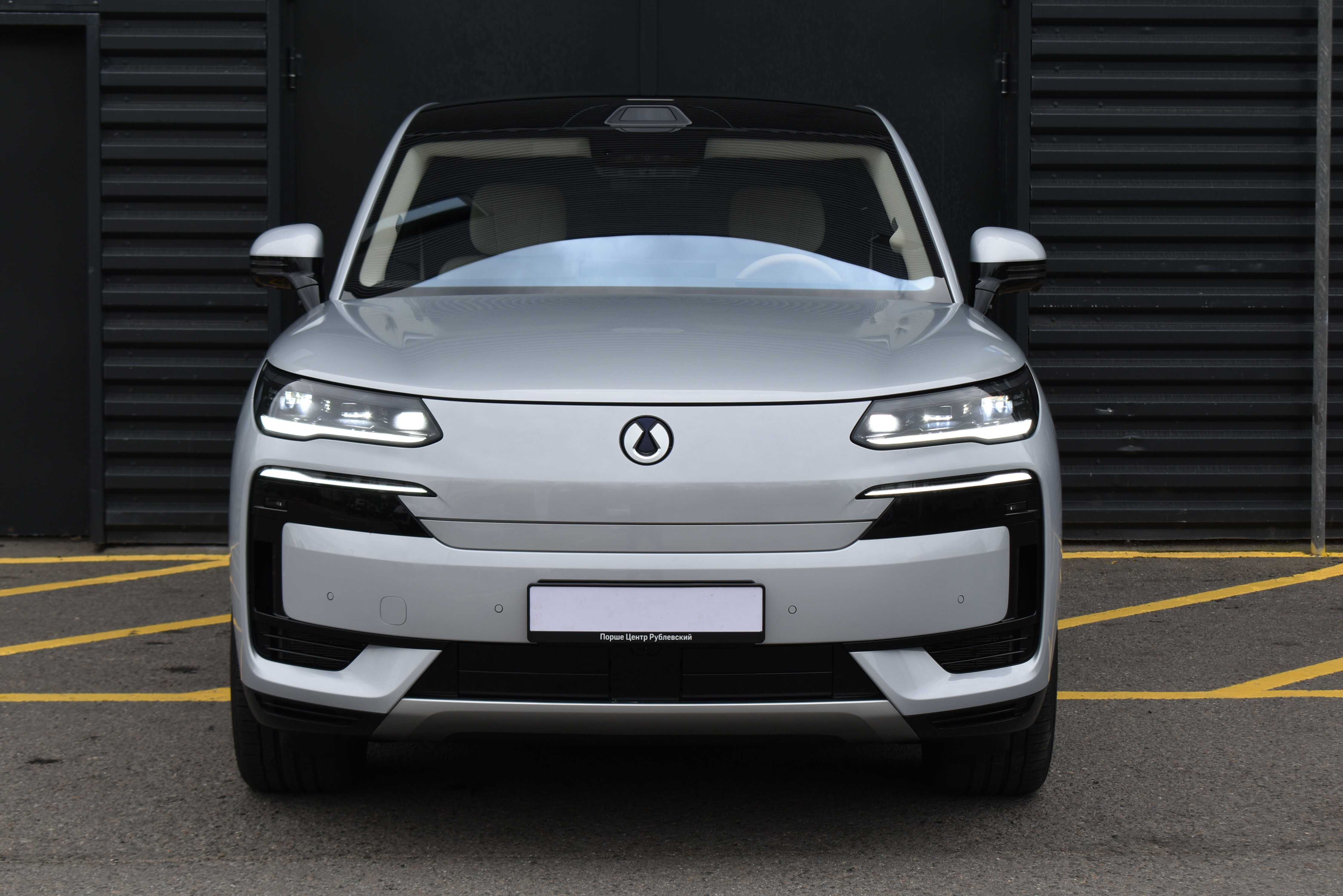 82786190 46.9 kWh 2.0hyb CVT (925 л.с.) 4WD №7
