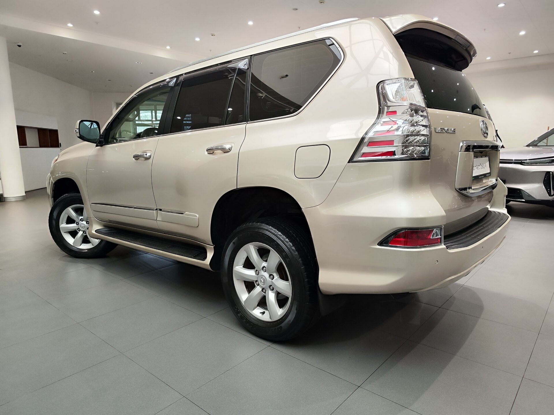 Автомобиль Lexus GX 460 4.6 AT (296 л.с.) 4WD - 5