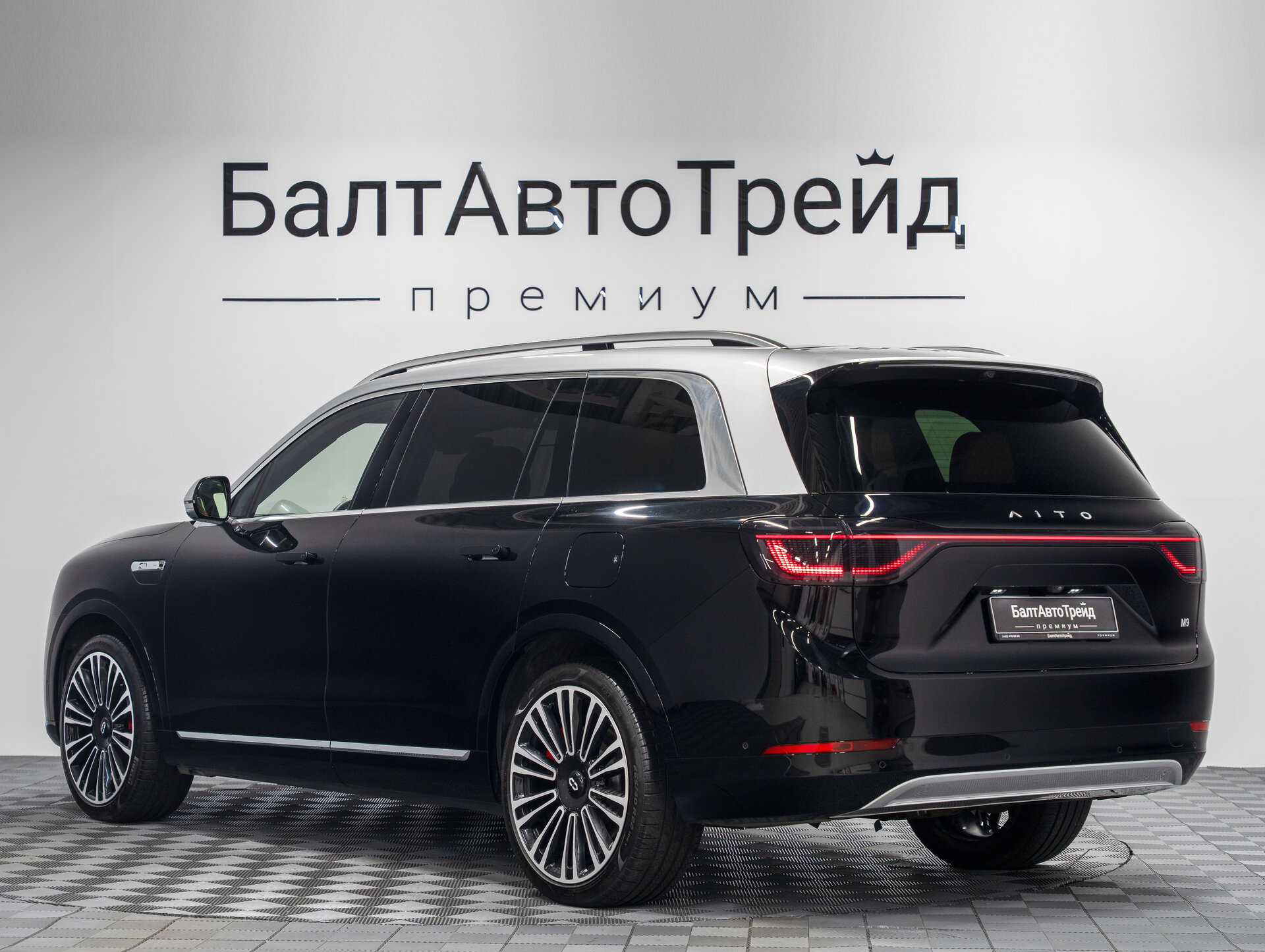 Автомобиль Aito M9 275 1.5hyb AT (496 л.с.) 4WD - 10