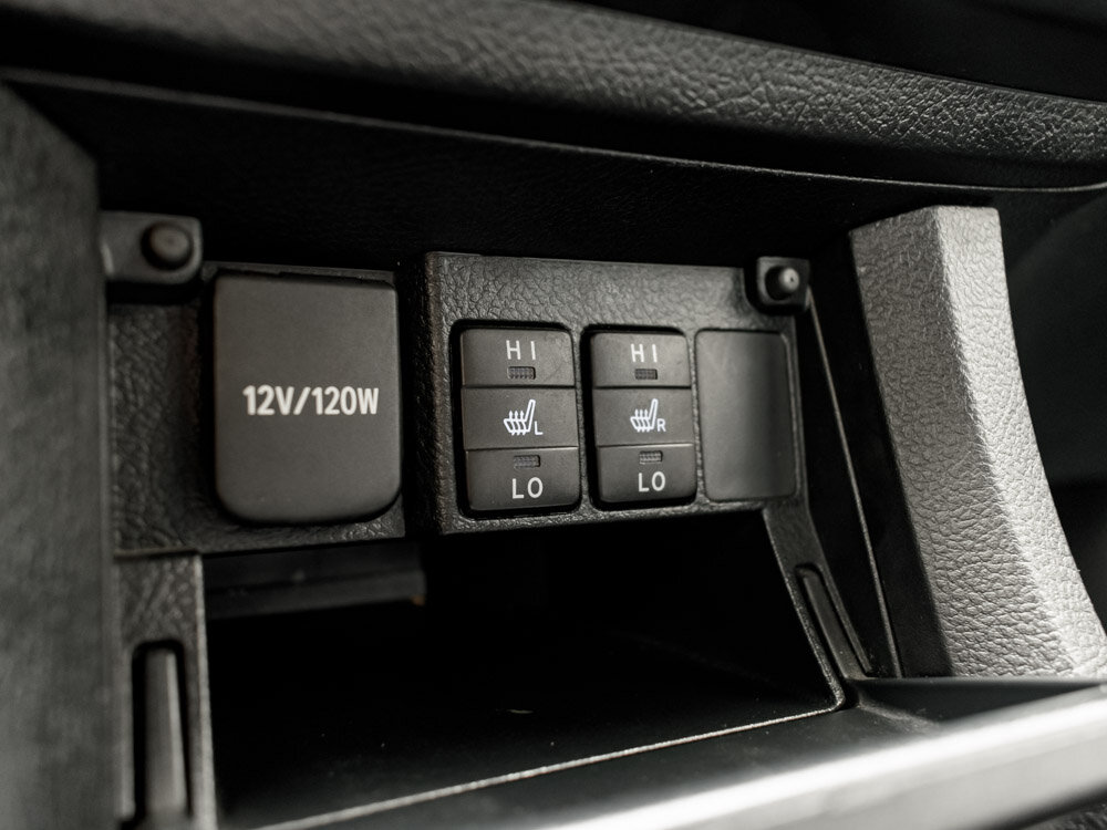 Купить Toyota Corolla 1.6 MT (122 л.с.), 2013 в Екатеренбурге