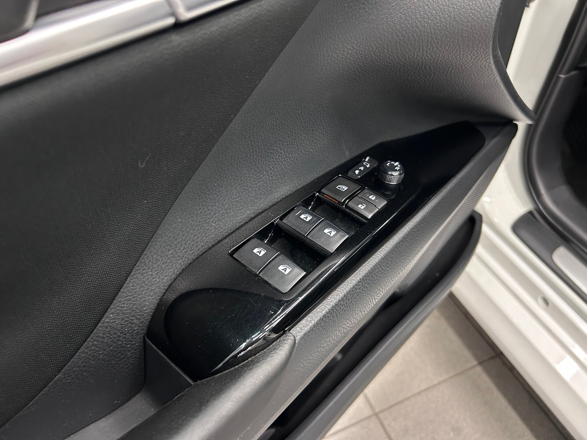 Toyota Camry 2018 19