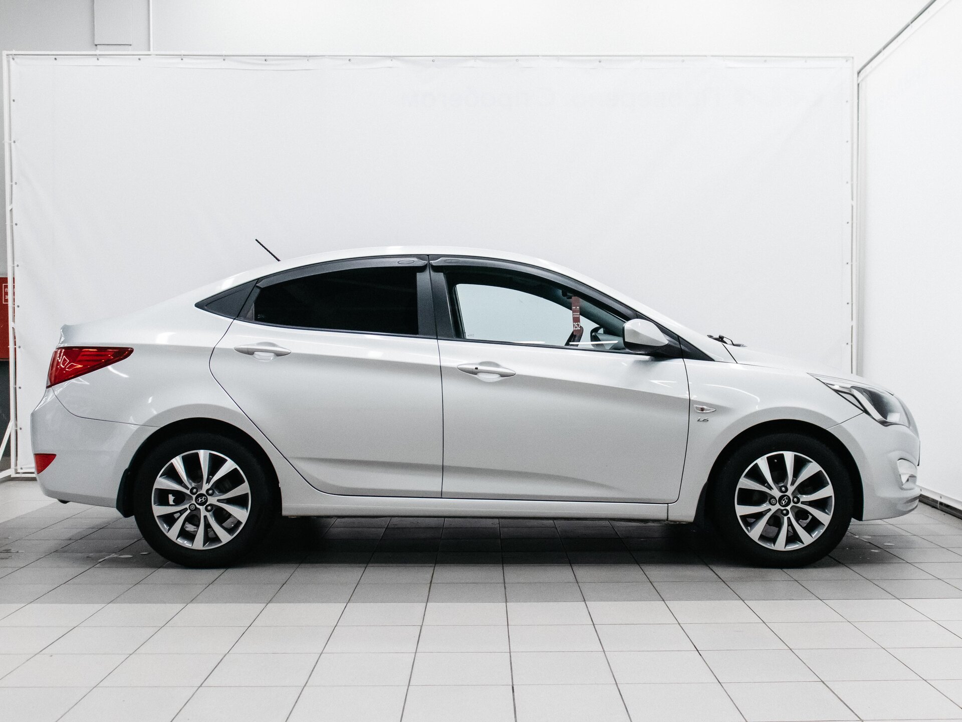 Hyundai Solaris 2015 6