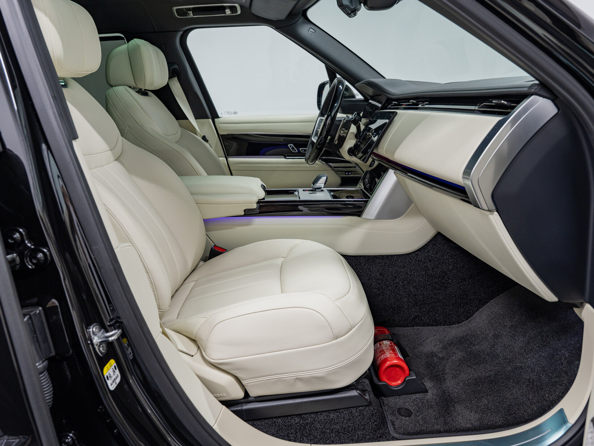 Автомобиль Land Rover Range Rover D350 MHEV 3.0d AT (350 л.с.) 4WD - 13
