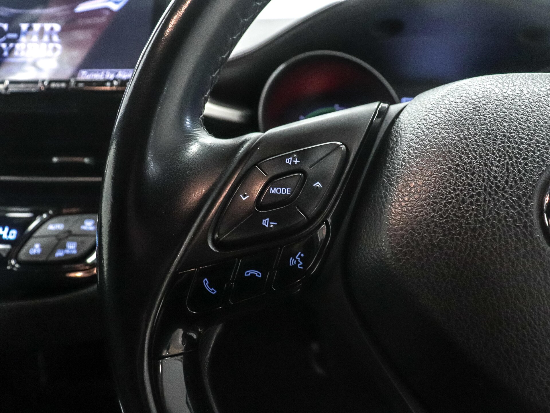 Toyota C-HR 2017 11