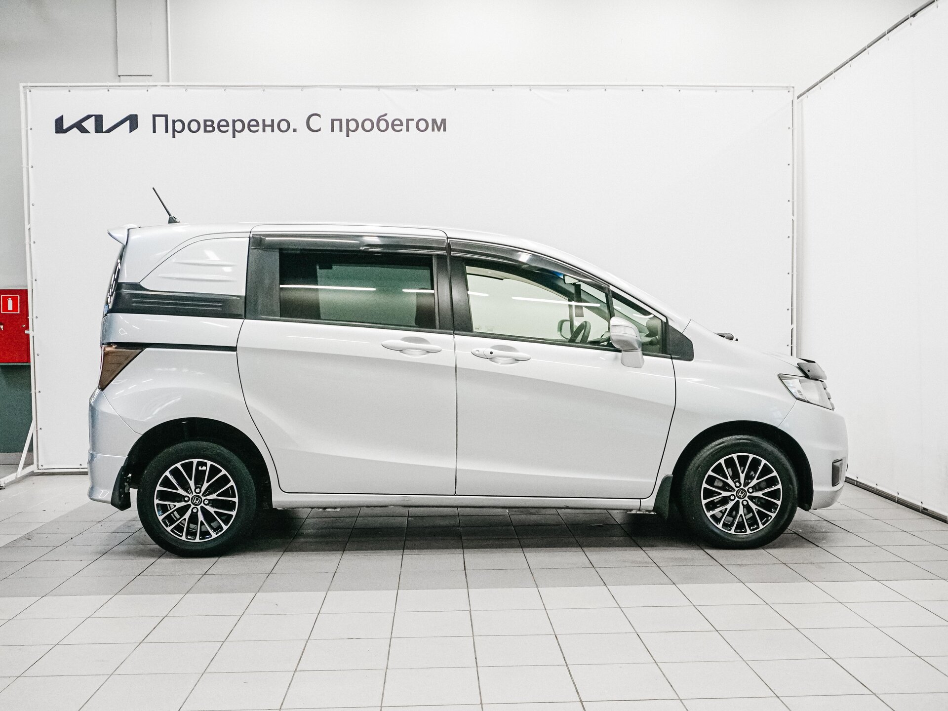 Honda Freed 2012 6