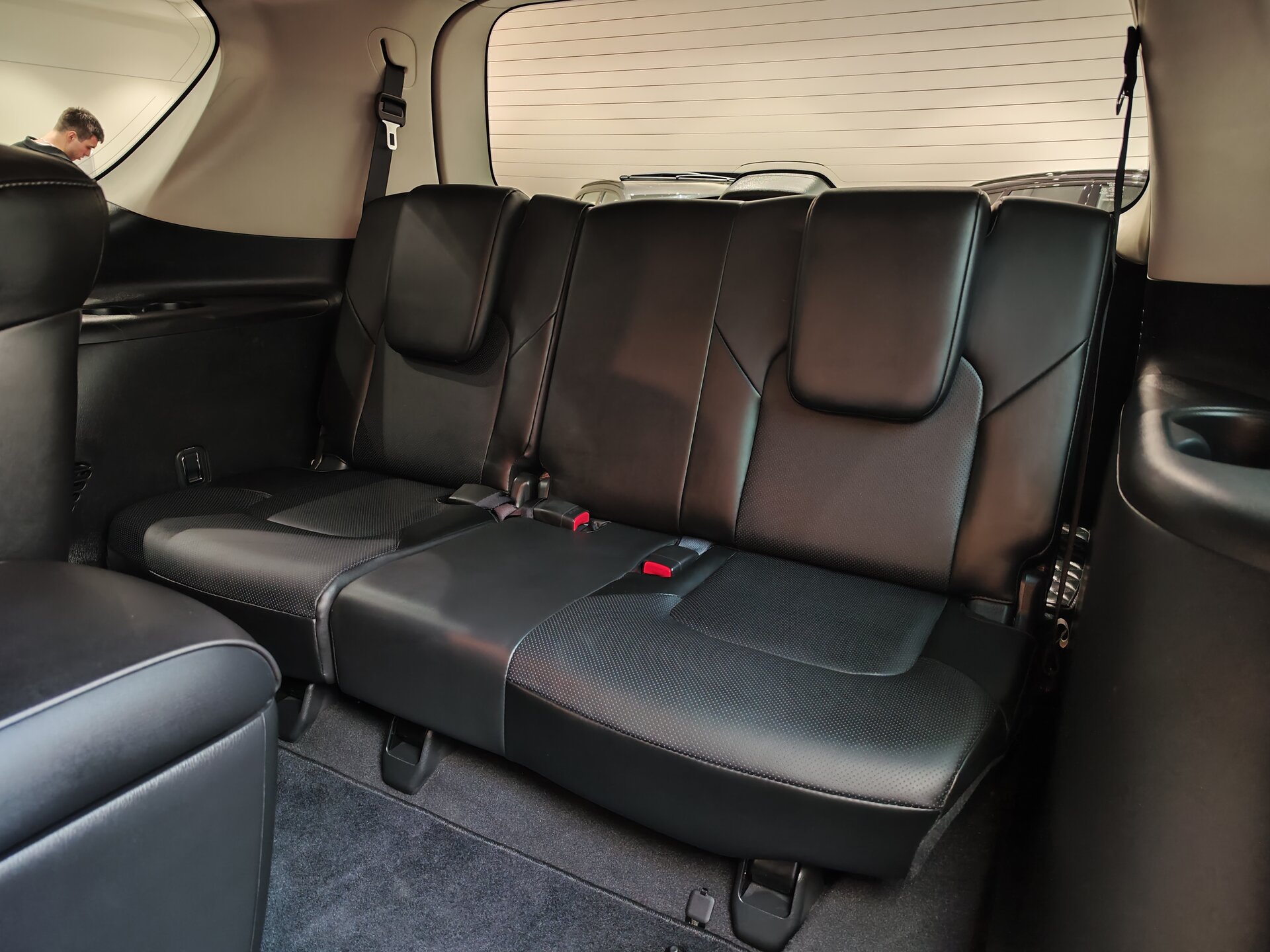 Автомобиль Infiniti QX80 5.6 AT (405 л.с.) 4WD - 11