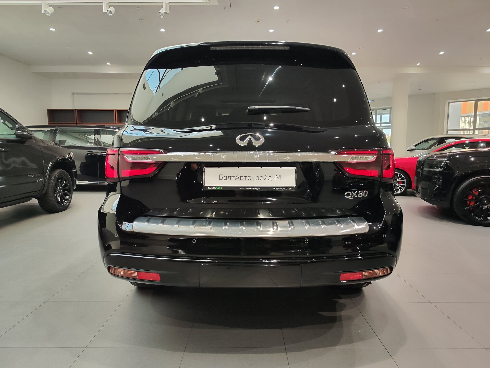 Автомобиль Infiniti QX80 5.6 AT (405 л.с.) 4WD - 5