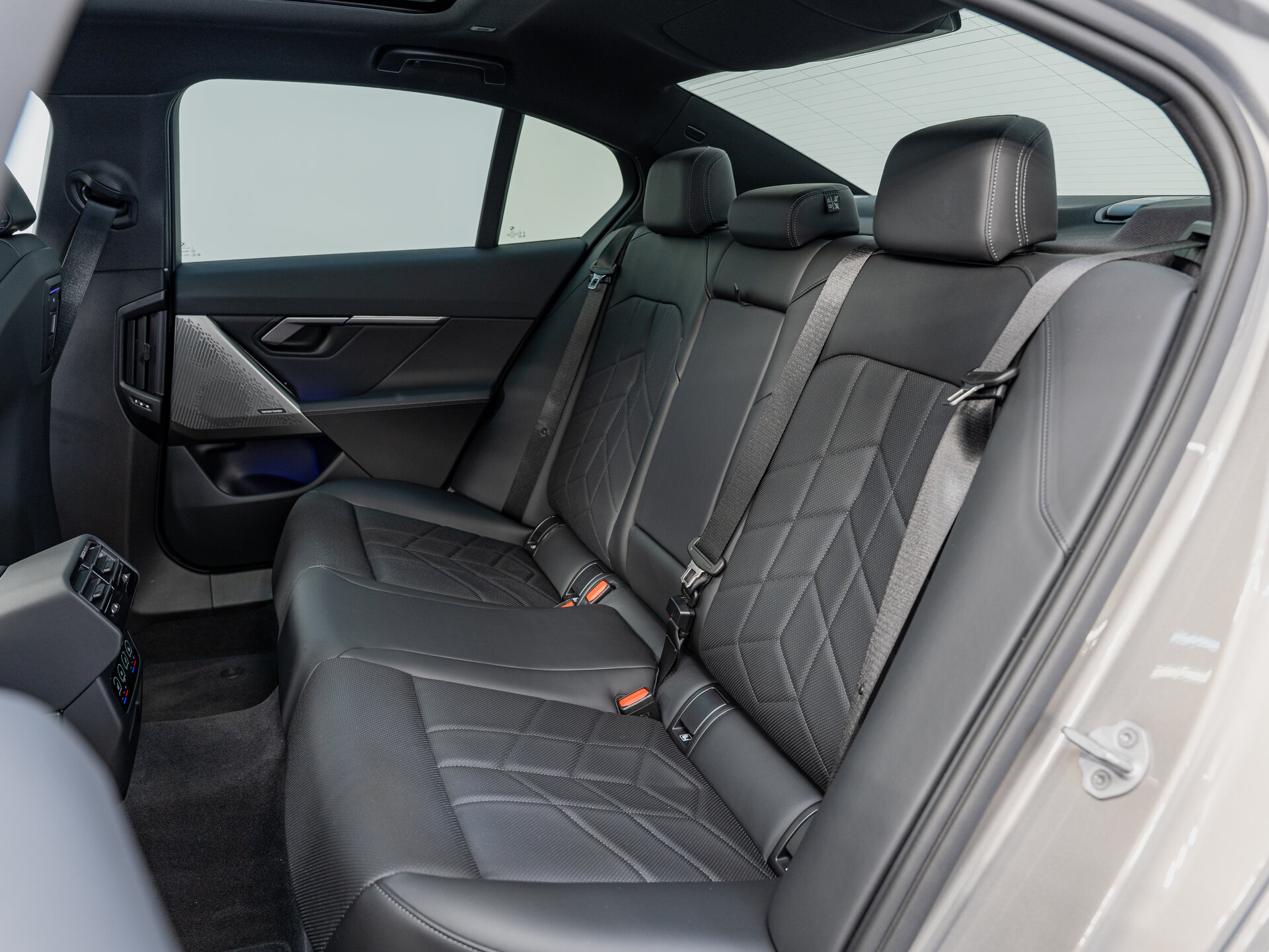 Автомобиль BMW 5 серии 520d xDrive 2.0d AT (197 л.с.) 4WD - 18