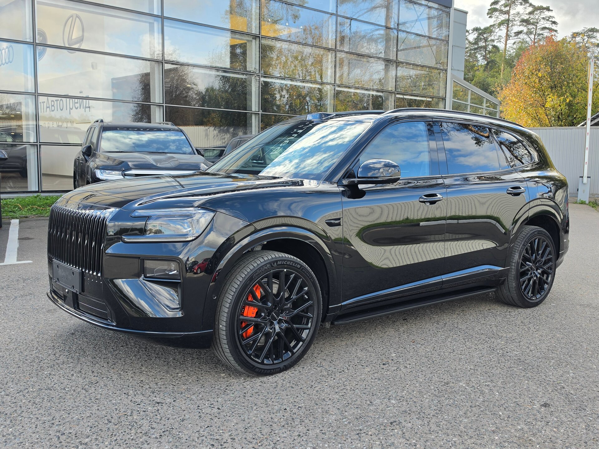 Автомобиль Zeekr 8X 70 kWh 2.0hyb AT (898 л.с.) 4WD - 1