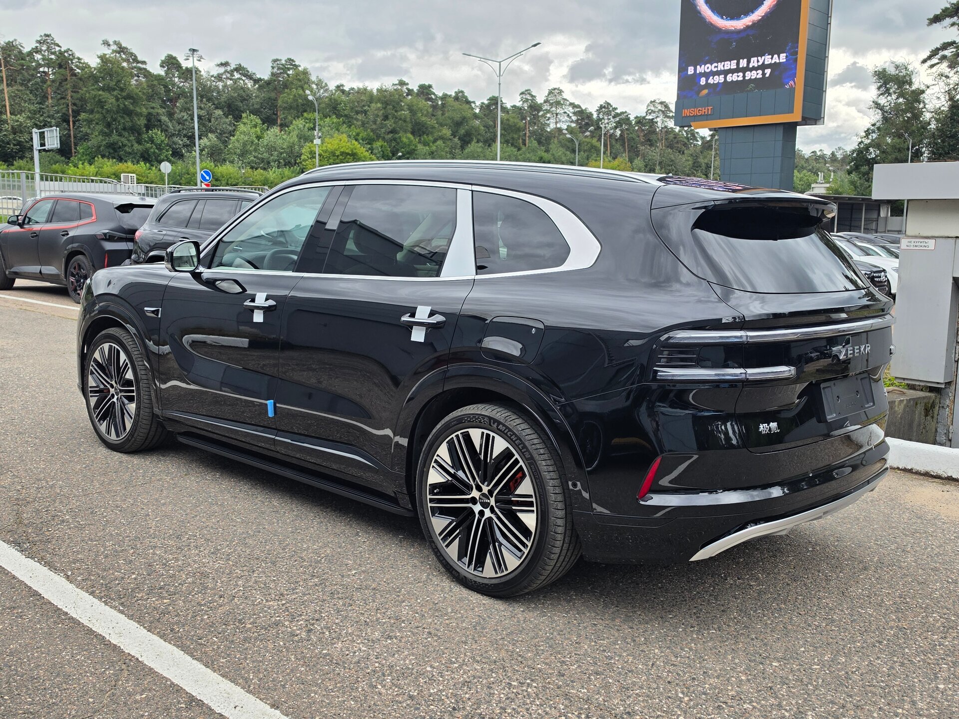 Автомобиль Zeekr 8X 70 kWh 2.0hyb AT (898 л.с.) 4WD - 7