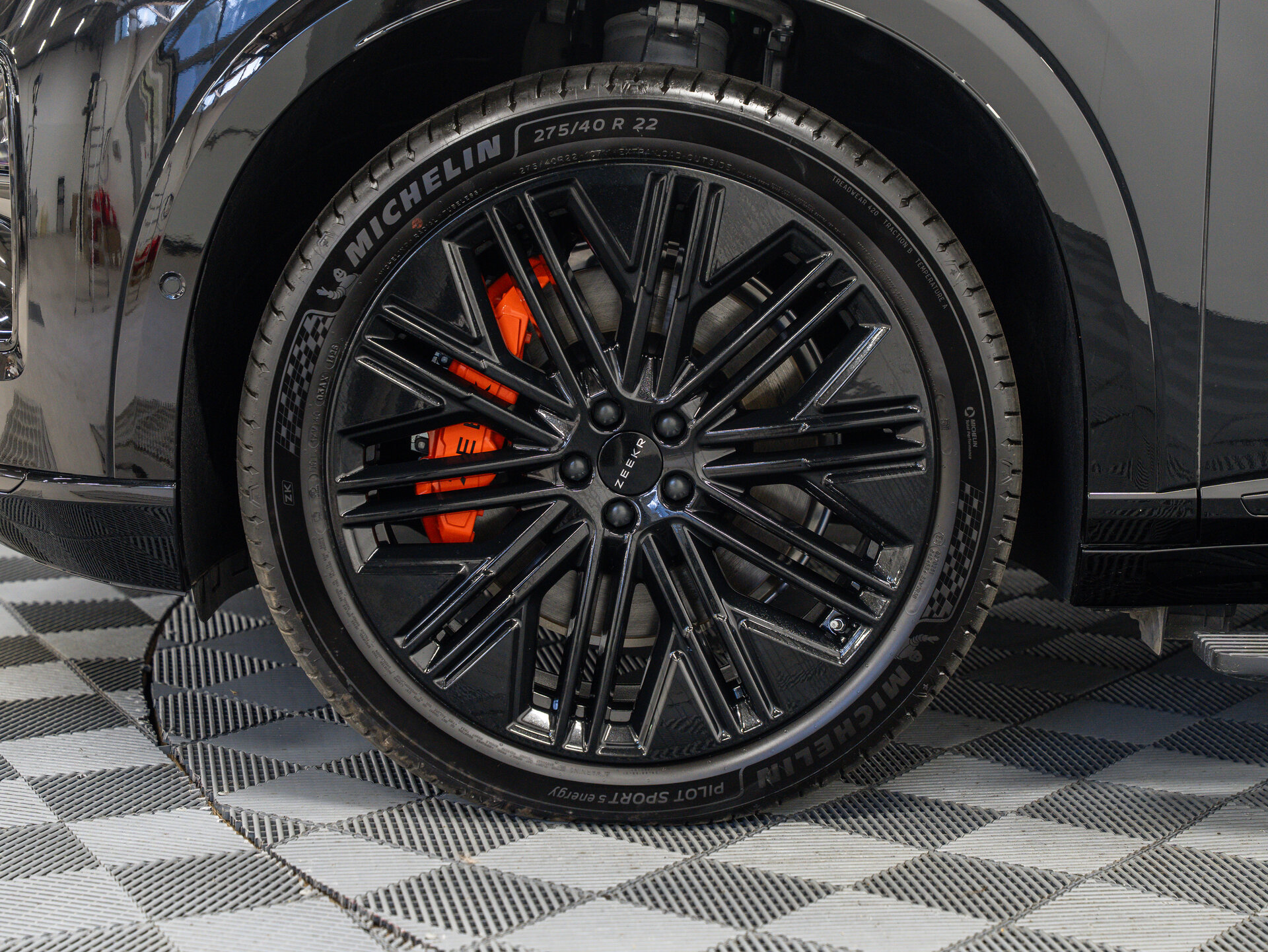 Автомобиль Zeekr 8X 70 kWh 2.0hyb AT (898 л.с.) 4WD - 3