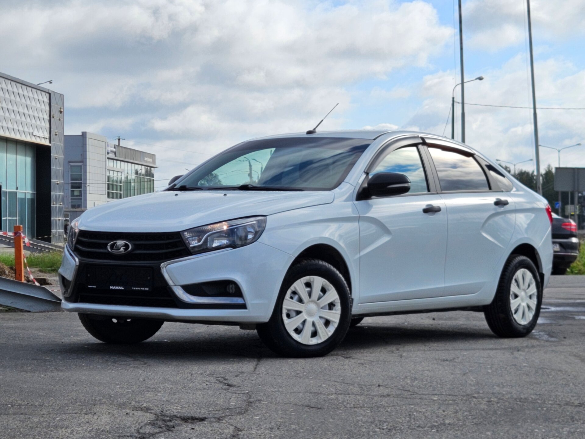 Lada (ВАЗ) Vesta 1.6 MT (106 л.с.) 2017