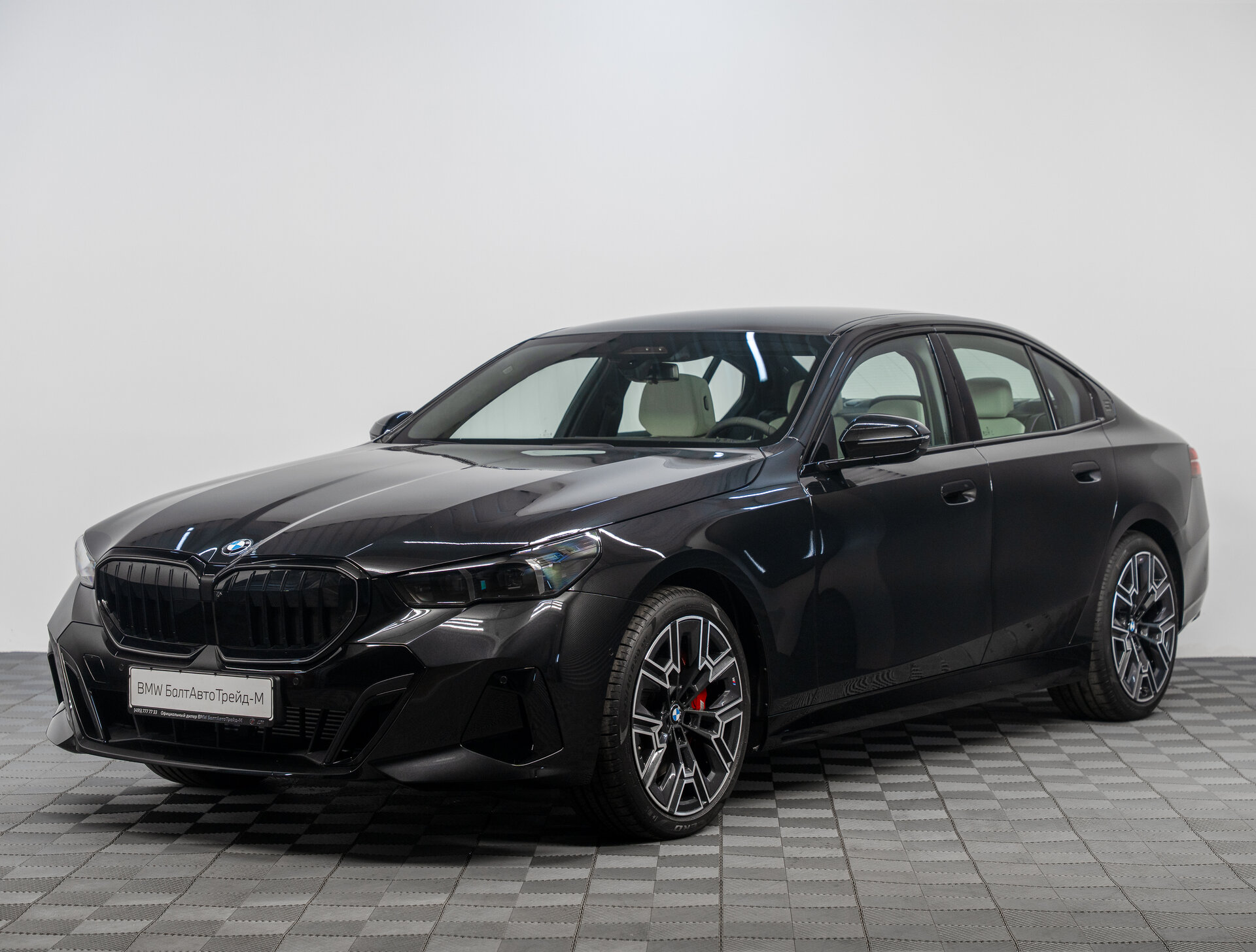 Автомобиль BMW 5 серии 540d xDrive 3.0d AT (303 л.с.) 4WD - 1