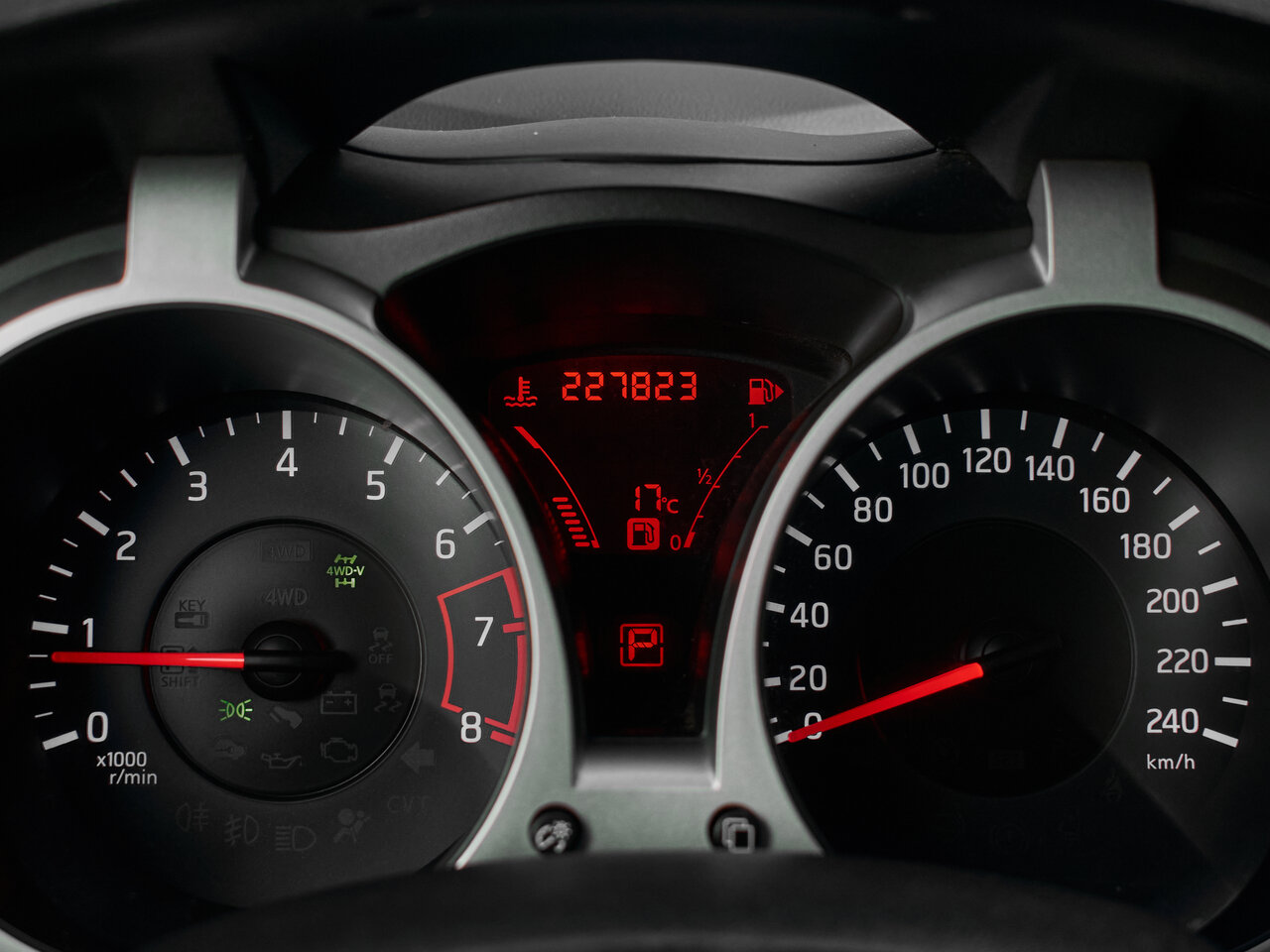 Купить Nissan Juke 1.6 CVT (190 л.с.) 4WD, 2013 в Екатеренбурге