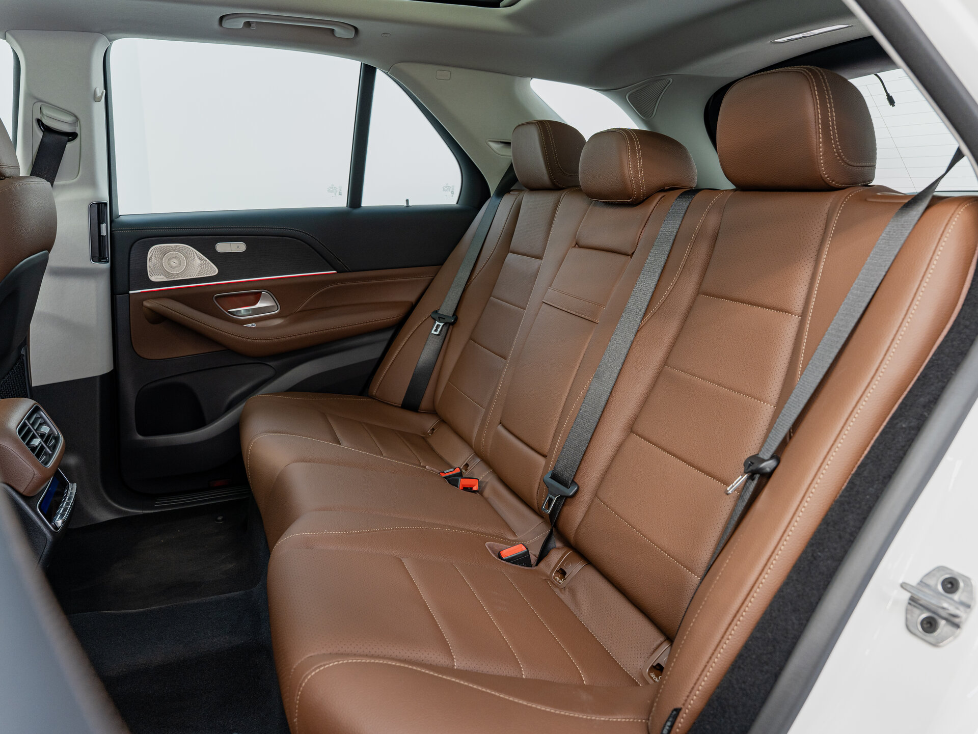 Автомобиль Mercedes-Benz GLE 300 d 2.0d AT (269 л.с.) 4WD - 17