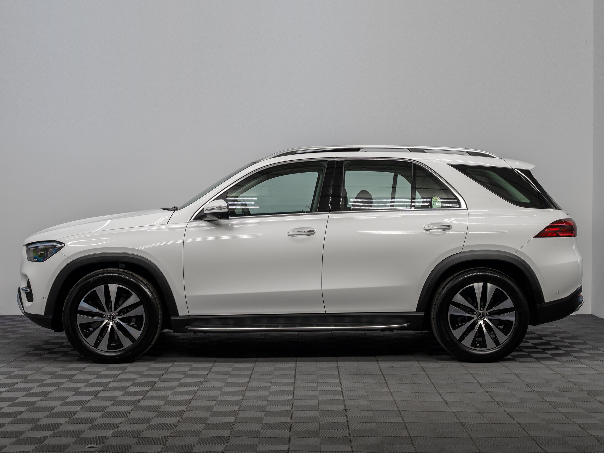 Автомобиль Mercedes-Benz GLE 300 d 2.0d AT (269 л.с.) 4WD - 6