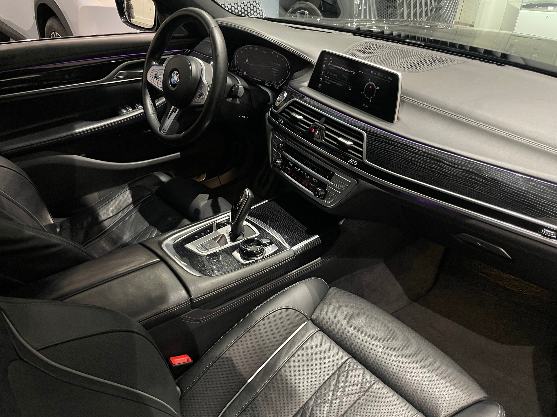 Автомобиль BMW 7 серии 730d xDrive 3.0d AT (249 л.с.) 4WD - 11
