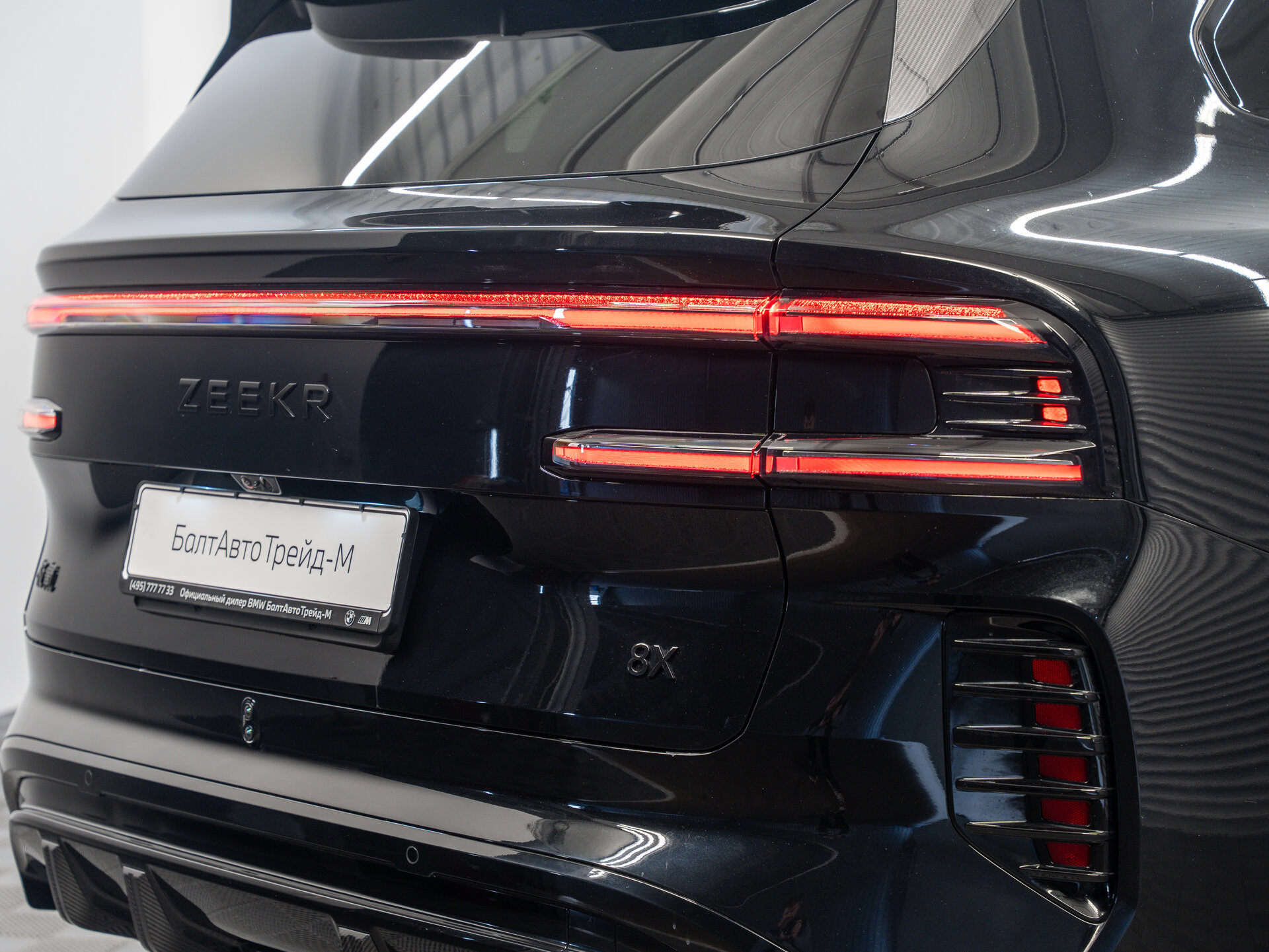 Автомобиль Zeekr 8X Dawn 2.0hyb AT (1401 л.с.) 4WD - 9