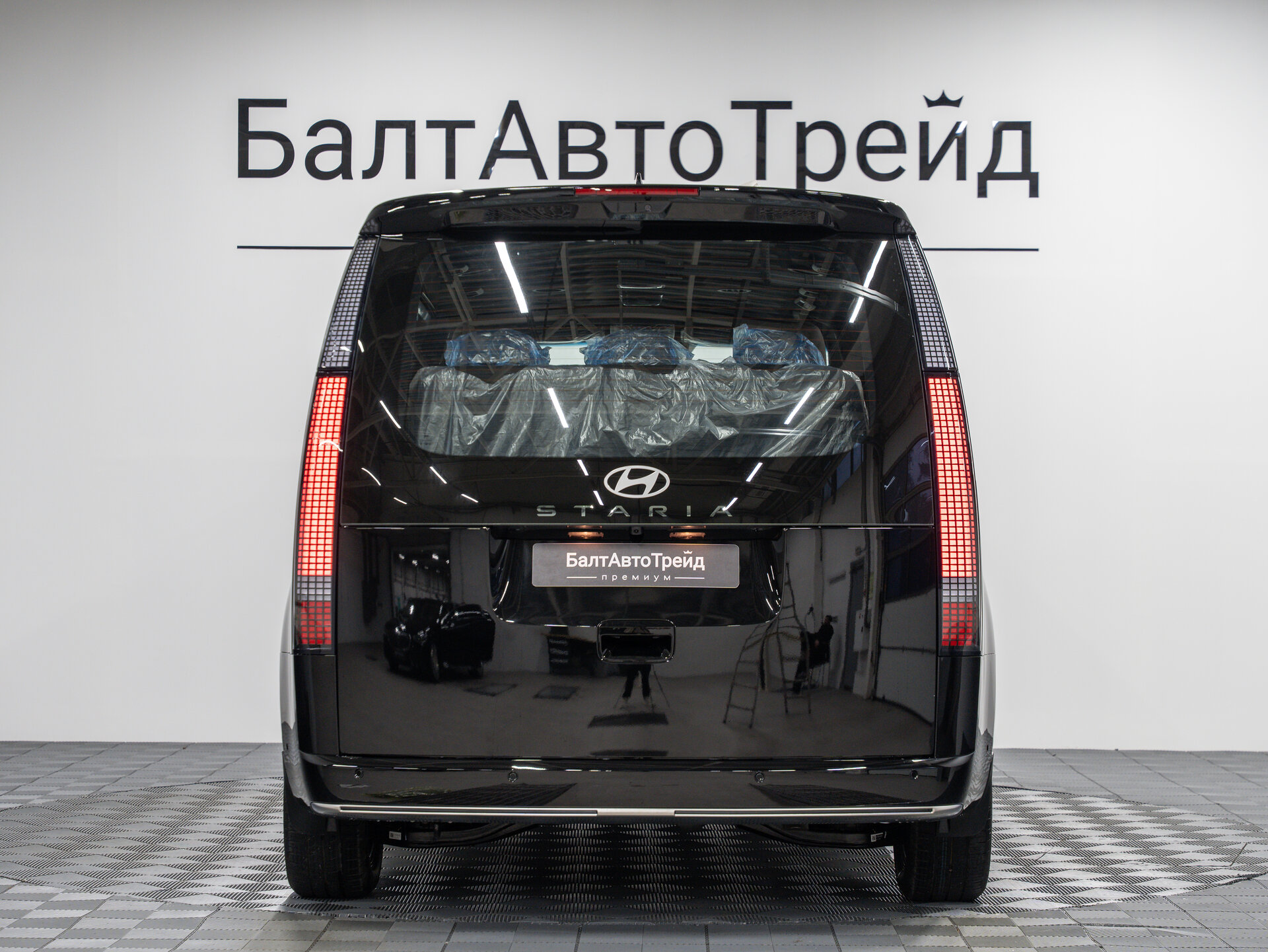 Автомобиль Hyundai Staria 1.6hyb AT (245 л.с.) - 8
