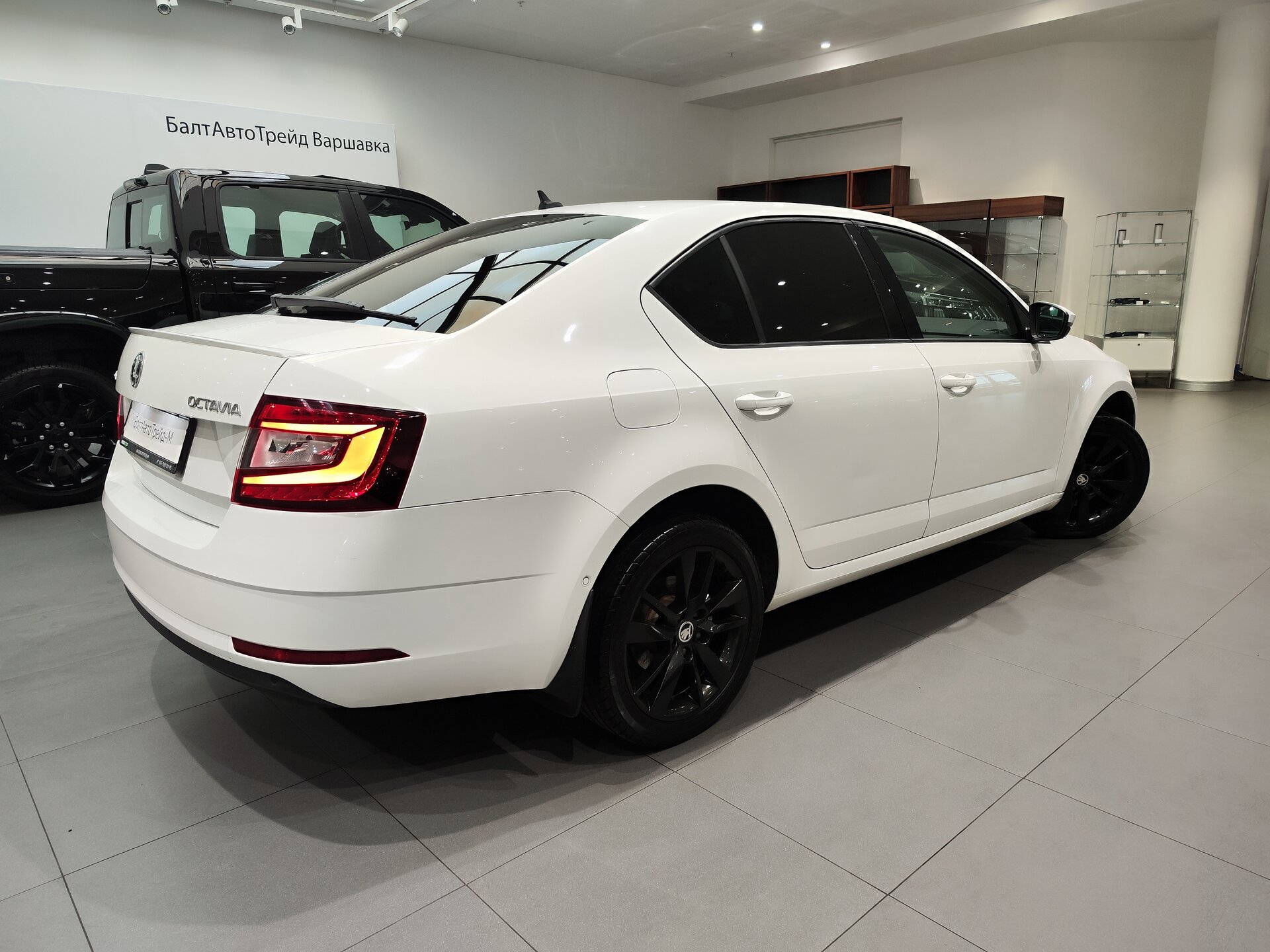 Автомобиль Skoda Octavia 1.8 AMT (180 л.с.) - 6
