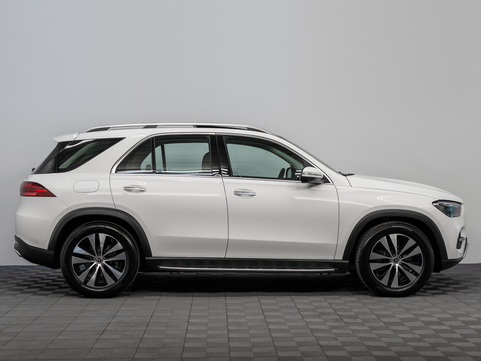 Автомобиль Mercedes-Benz GLE 300 d 2.0d AT (269 л.с.) 4WD - 8