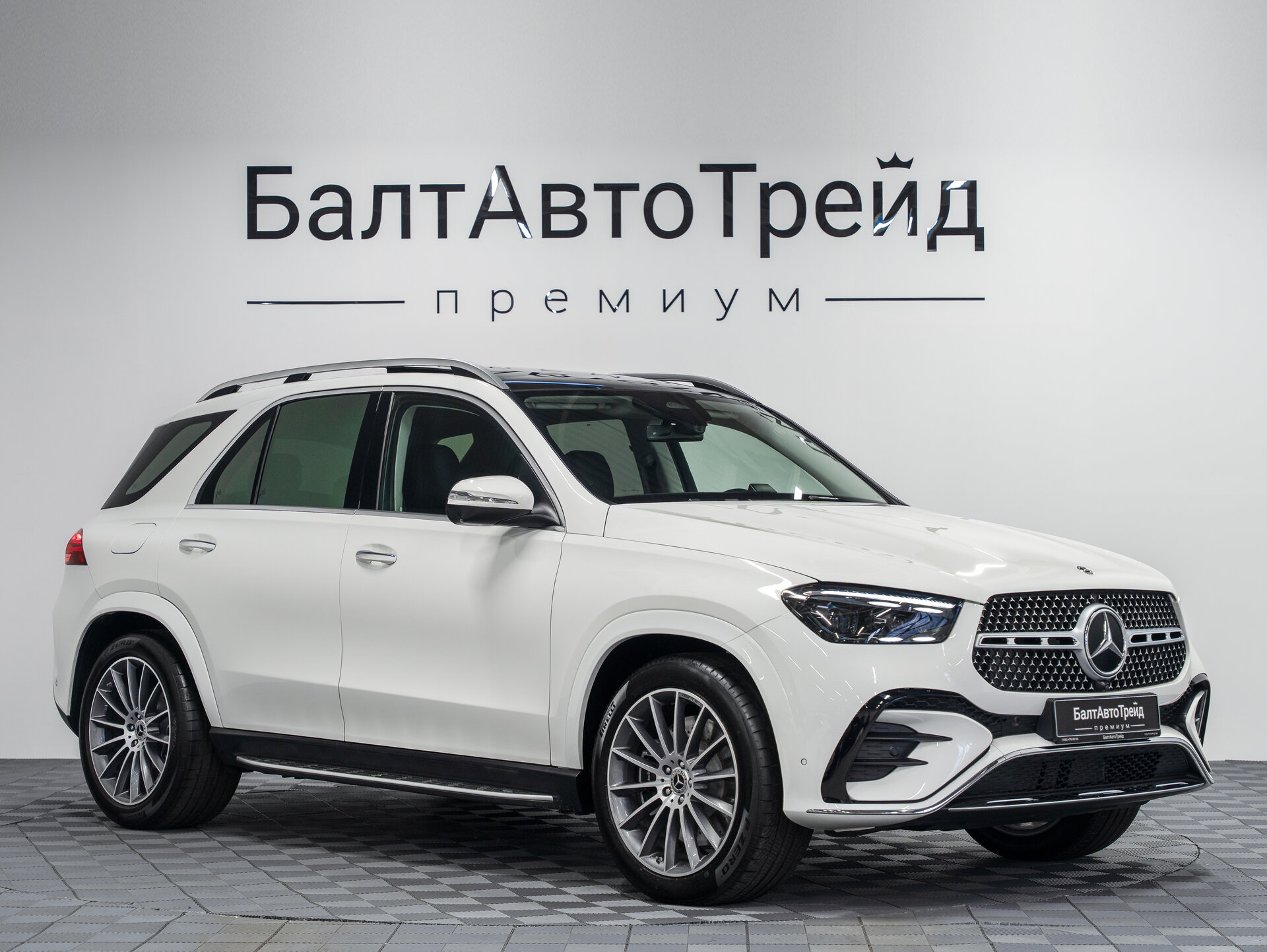 Автомобиль Mercedes-Benz GLE 450 3.0 AT (381 л.с.) 4WD - 5