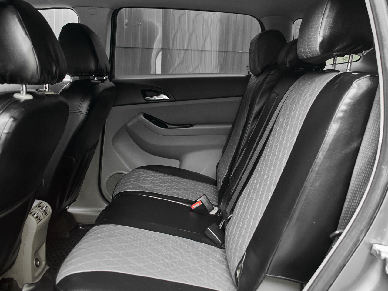 Купить Chevrolet Orlando 1.8 MT (141 л.с.), 2012 в Екатеренбурге