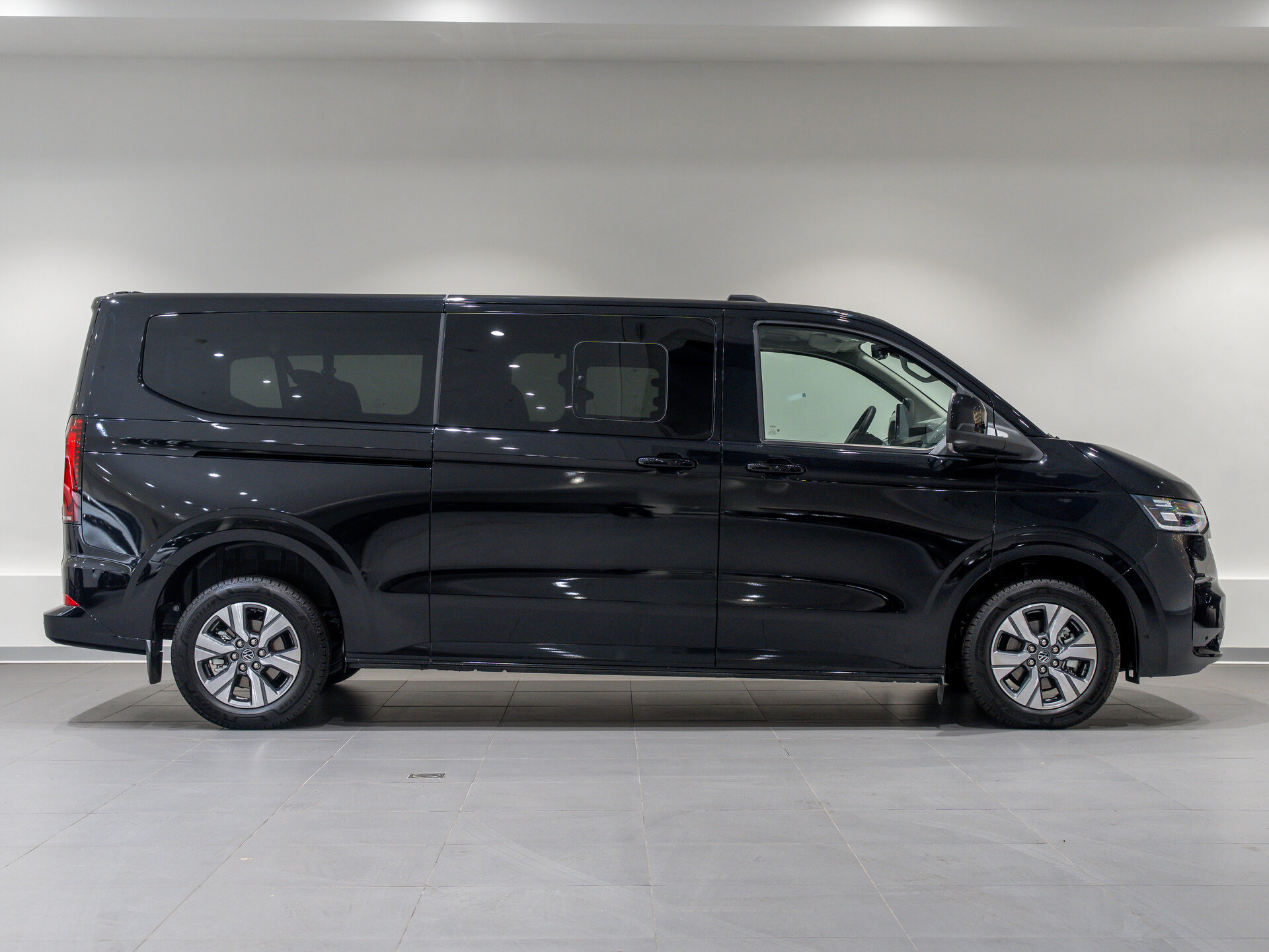 Автомобиль Volkswagen Caravelle 2.0d AT (170 л.с.) 4WD - 10