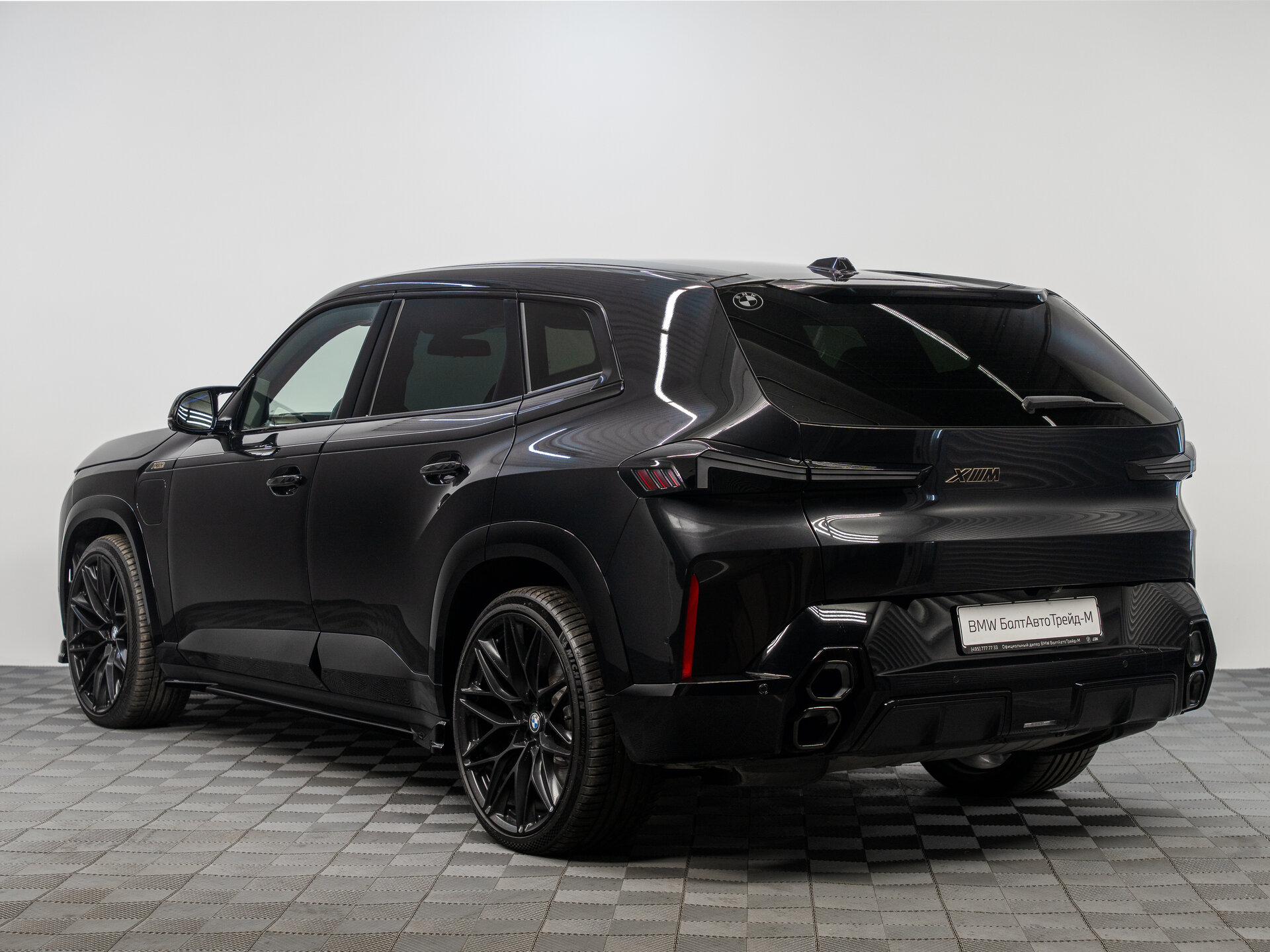 Автомобиль BMW XM 4.4hyb AT (653 л.с.) 4WD - 7