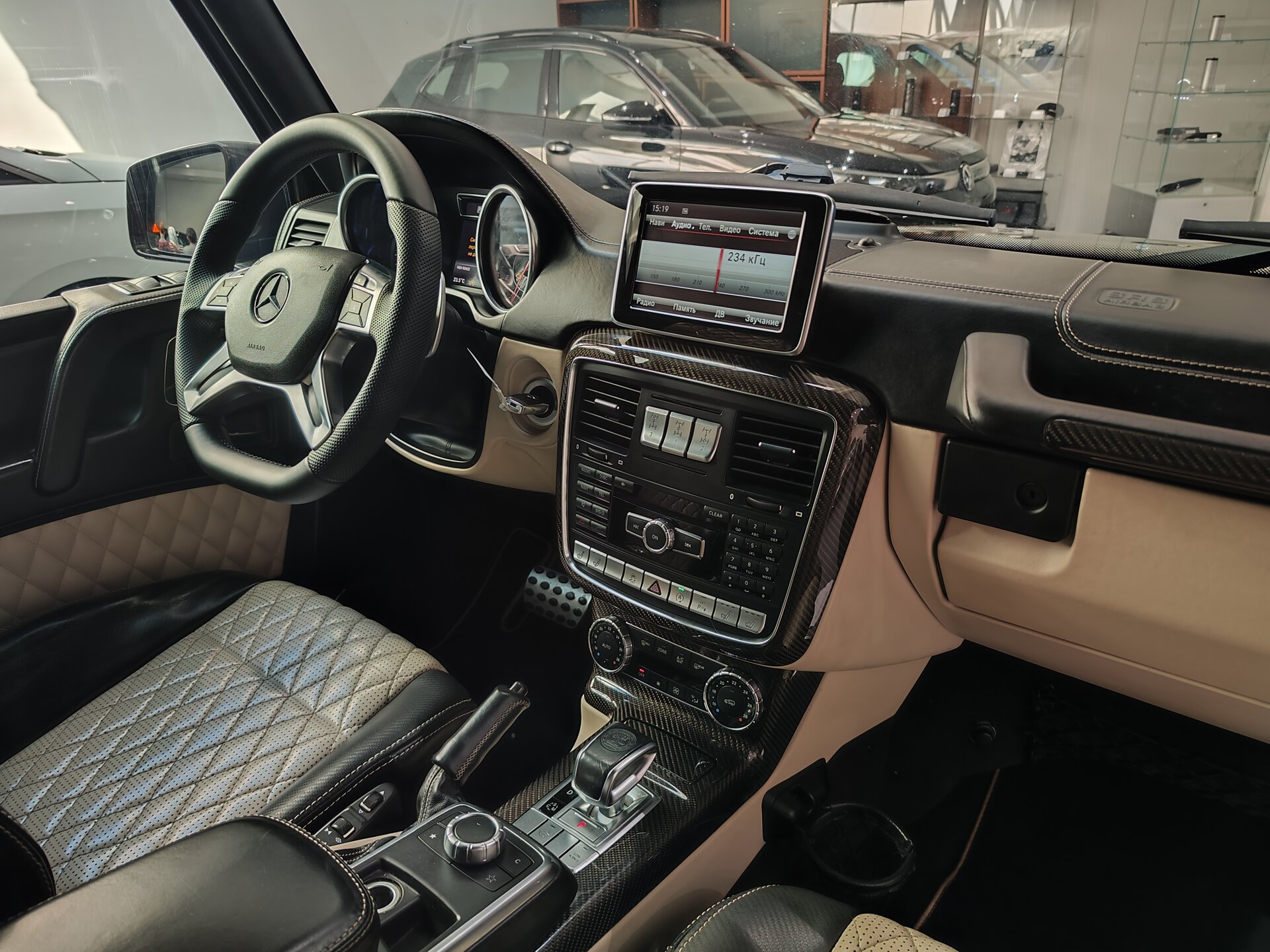 Автомобиль Mercedes-Benz G-Класс AMG 63 AMG 5.5 AT (571 л.с.) 4WD - 14