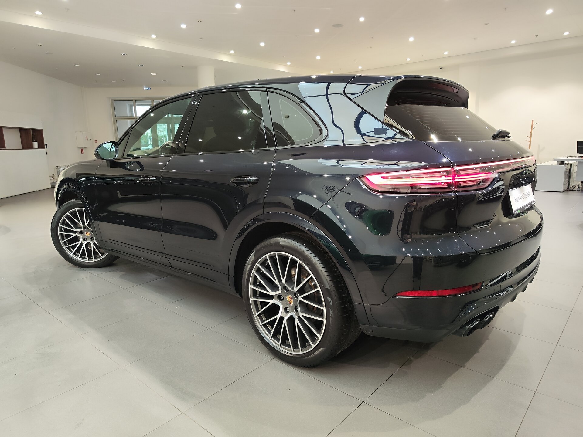 Автомобиль Porsche Cayenne 3.0 AT (340 л.с.) 4WD - 4