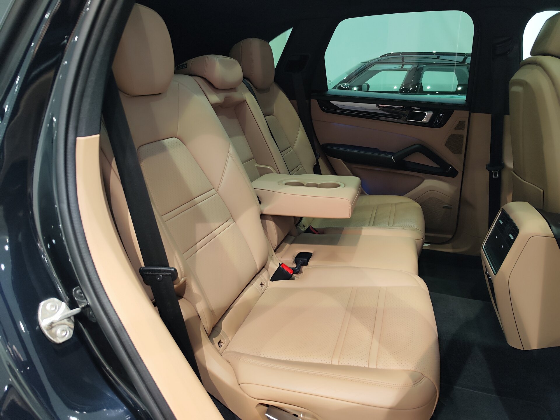 Автомобиль Porsche Cayenne 3.0 AT (340 л.с.) 4WD - 13