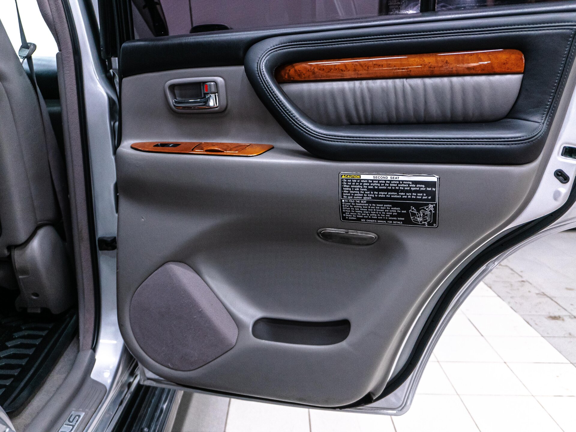 Lexus LX 2007 23