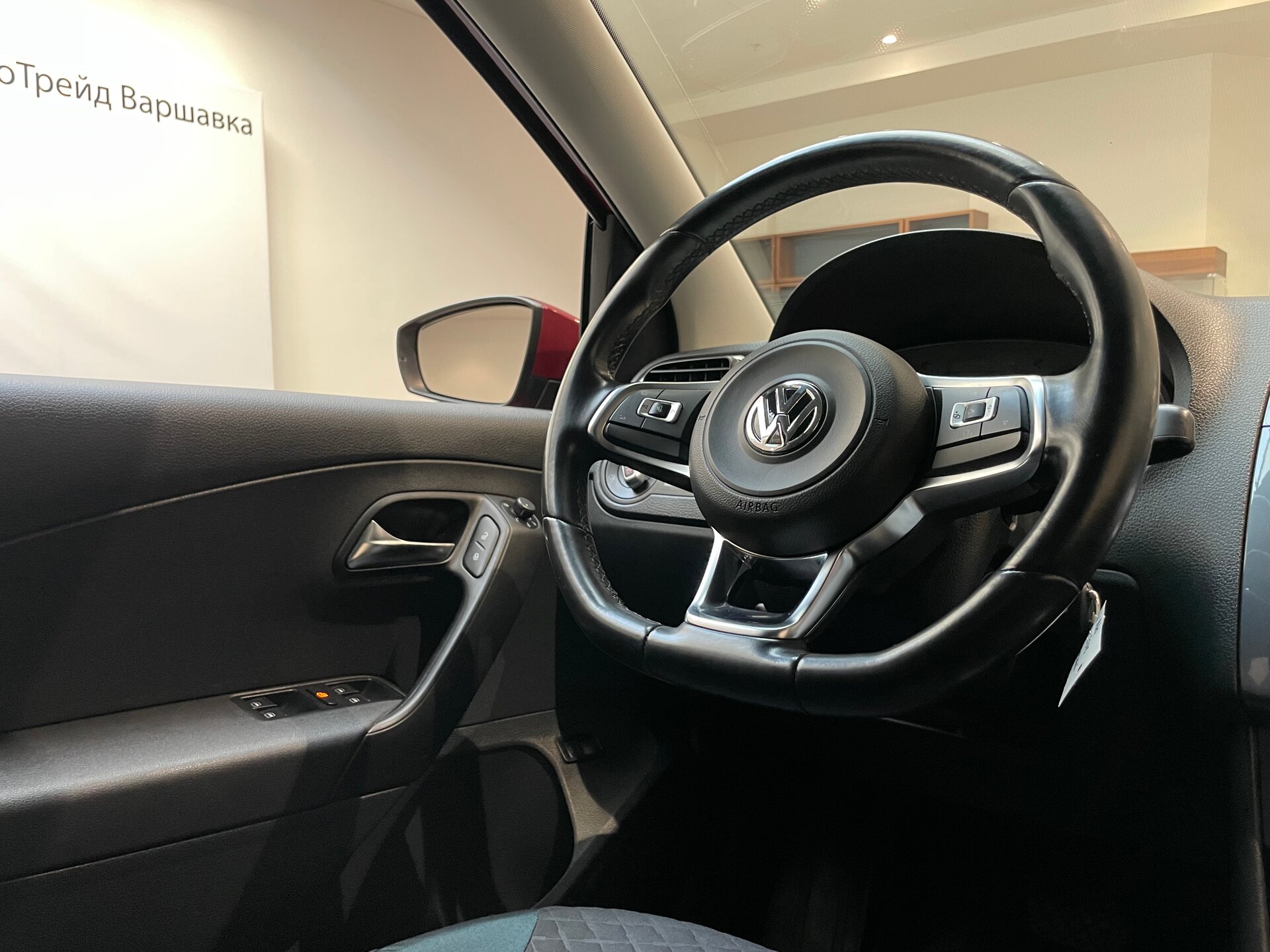 Автомобиль Volkswagen Polo 1.6 AT (110 л.с.) - 16