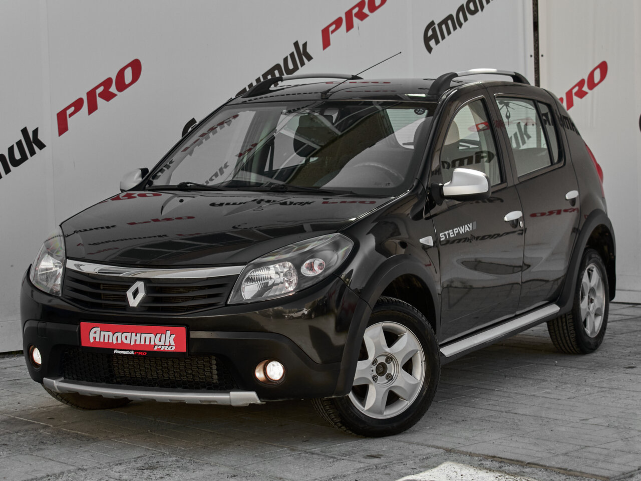 Купить Renault Sandero Stepway 1.6 MT (84 л.с.), 2012 в Екатеренбурге