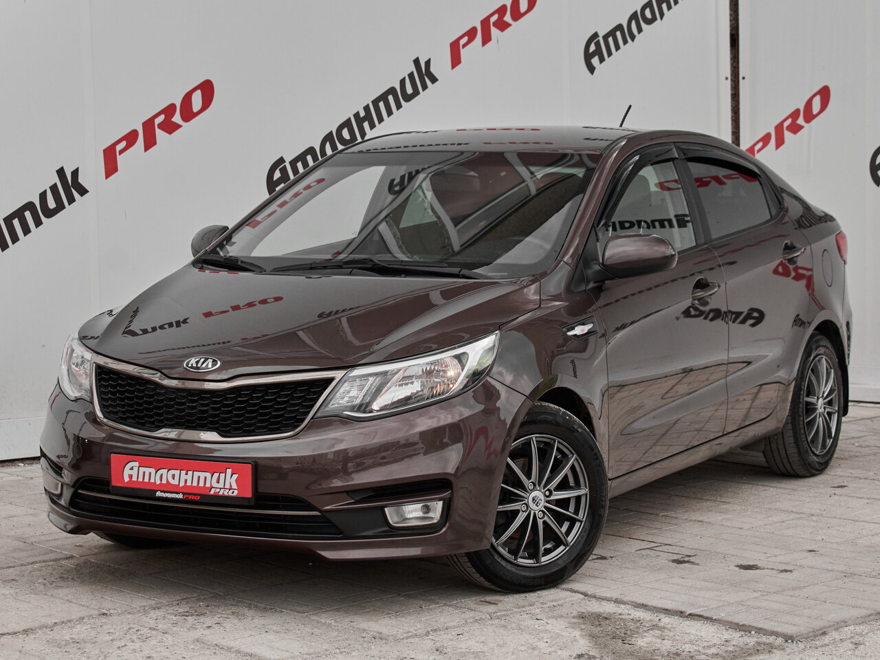 Купить Kia Rio 1.6 AT (123 л.с.), 2017 в Екатеренбурге