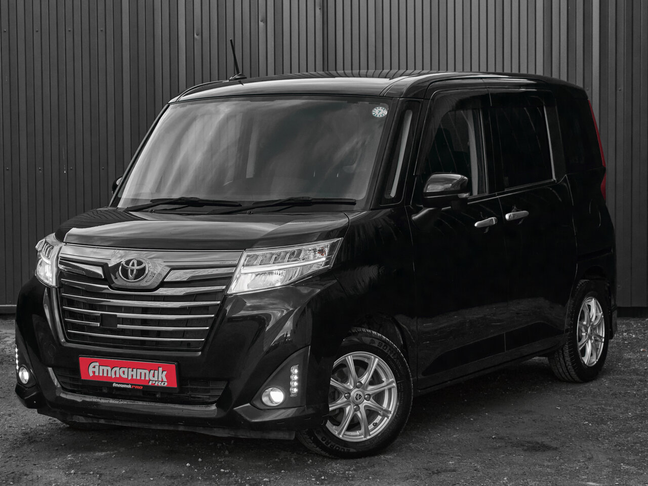 Купить Toyota Roomy 1.0 CVT (69 л.с.), 2016 в Екатеренбурге