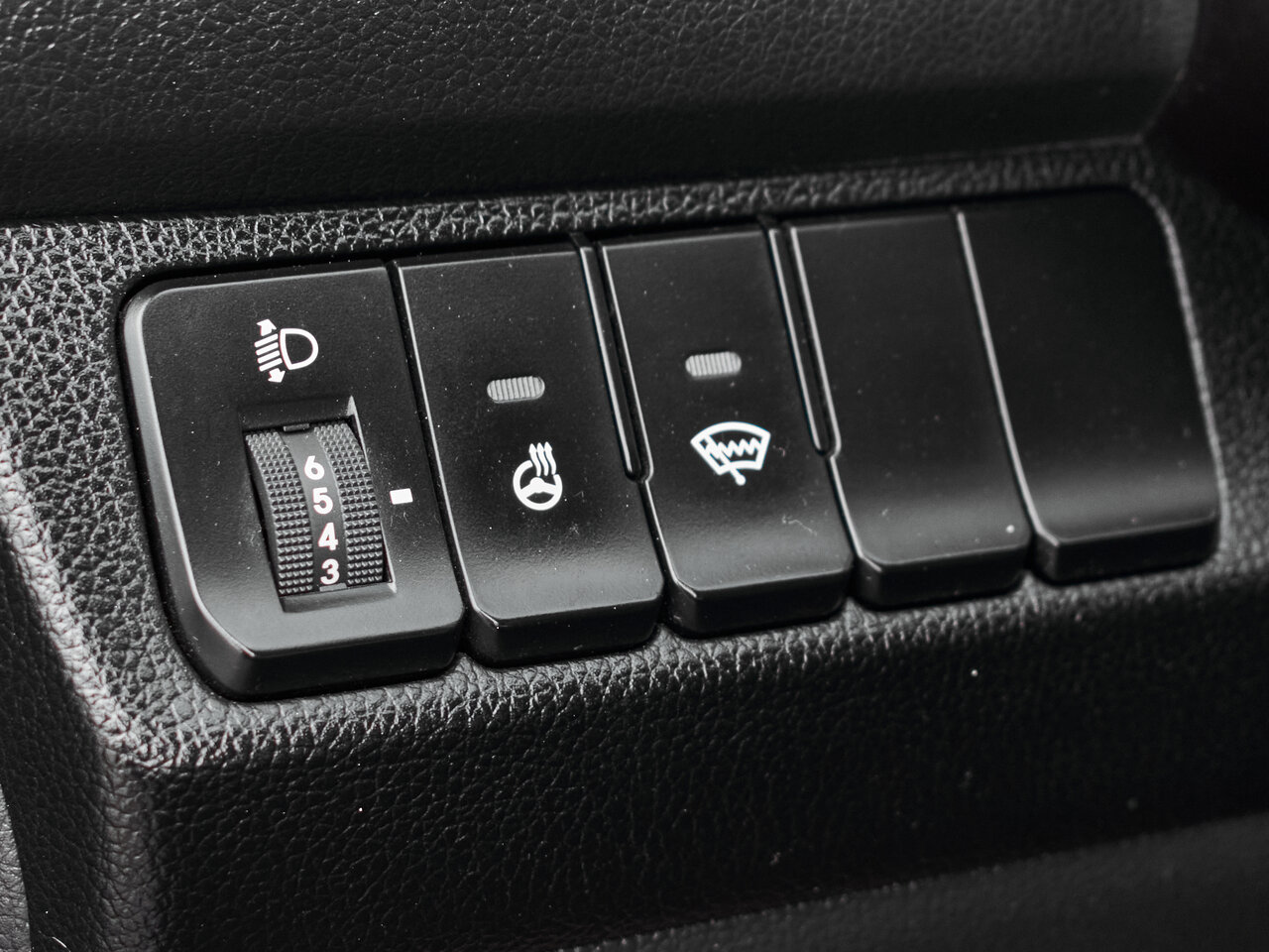 Купить Kia Rio 1.6 AT (123 л.с.), 2017 в Екатеренбурге