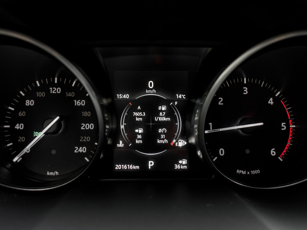 Купить Land Rover Range Rover Evoque 2.0d AT (150 л.с.) 4WD, 2017 в Екатеренбурге