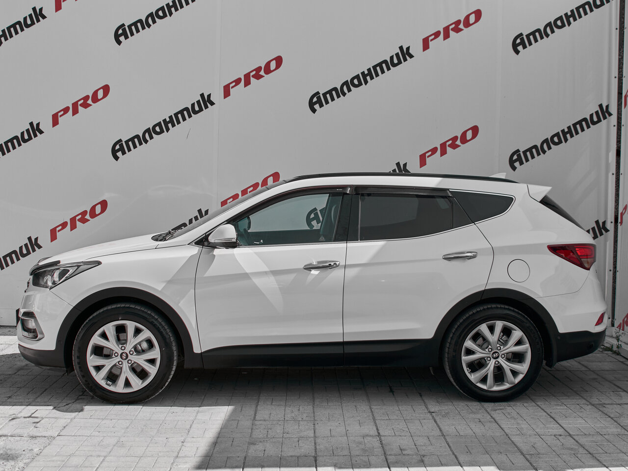 Купить Hyundai Santa Fe 2.4 AT (171 л.с.) 4WD, 2017 в Екатеренбурге