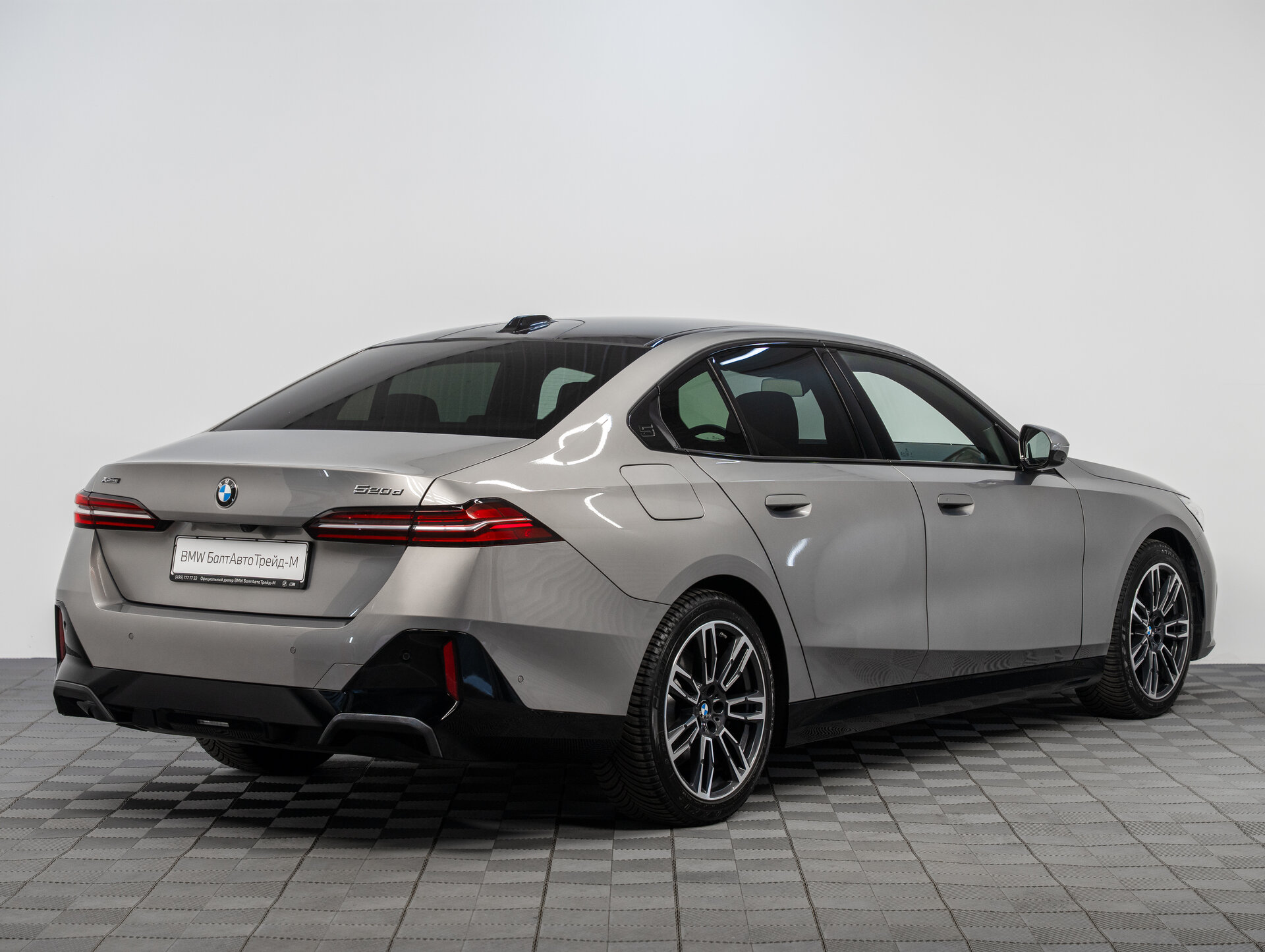 Автомобиль BMW 5 серии 520d xDrive 2.0d AT (197 л.с.) 4WD - 2