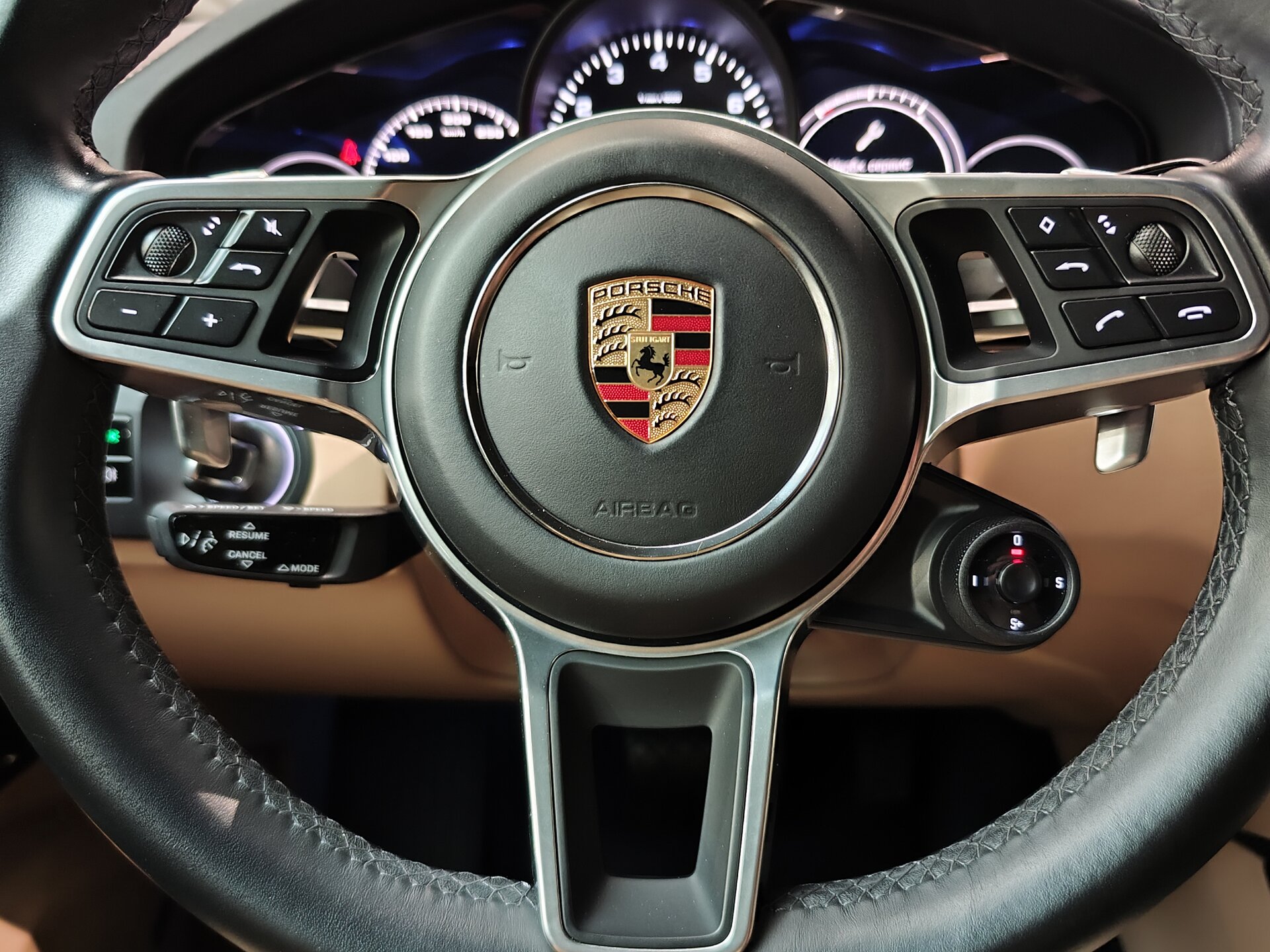 Автомобиль Porsche Cayenne 3.0 AT (340 л.с.) 4WD - 19