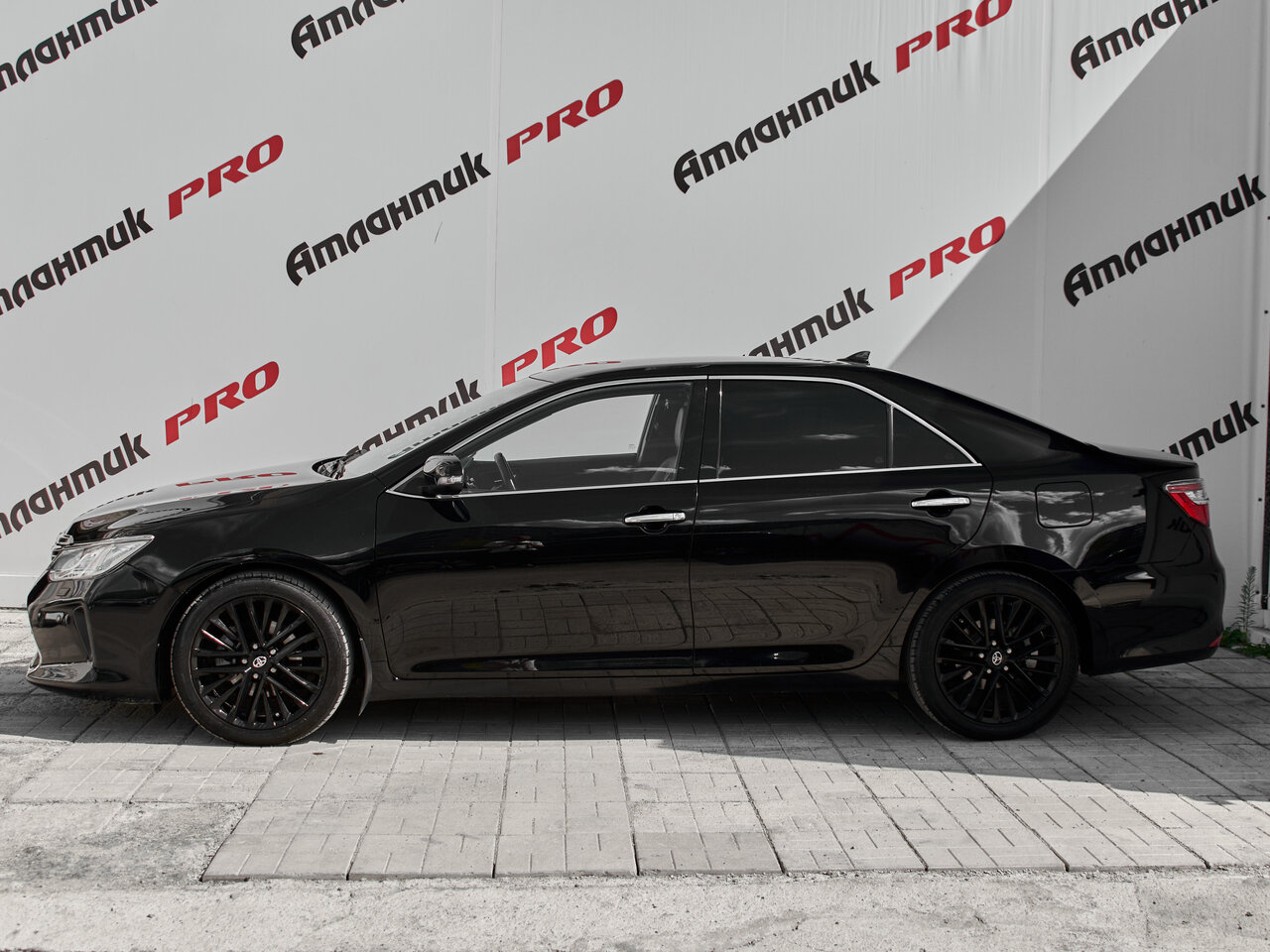 Купить Toyota Camry 2.5 AT (181 л.с.), 2016 в Екатеренбурге