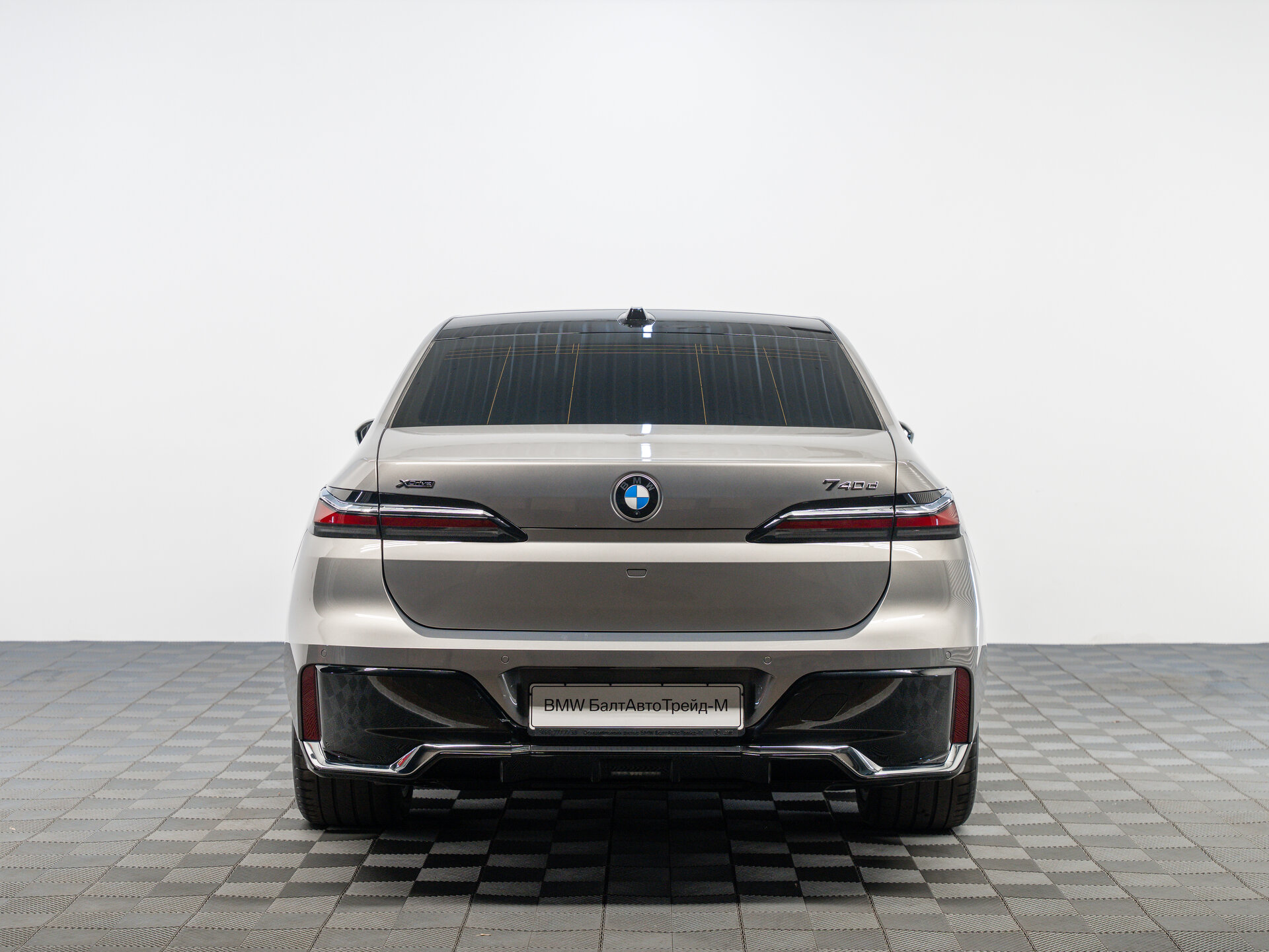 Автомобиль BMW 7 серии 740d xDrive 3.0d AT (286 л.с.) 4WD - 7
